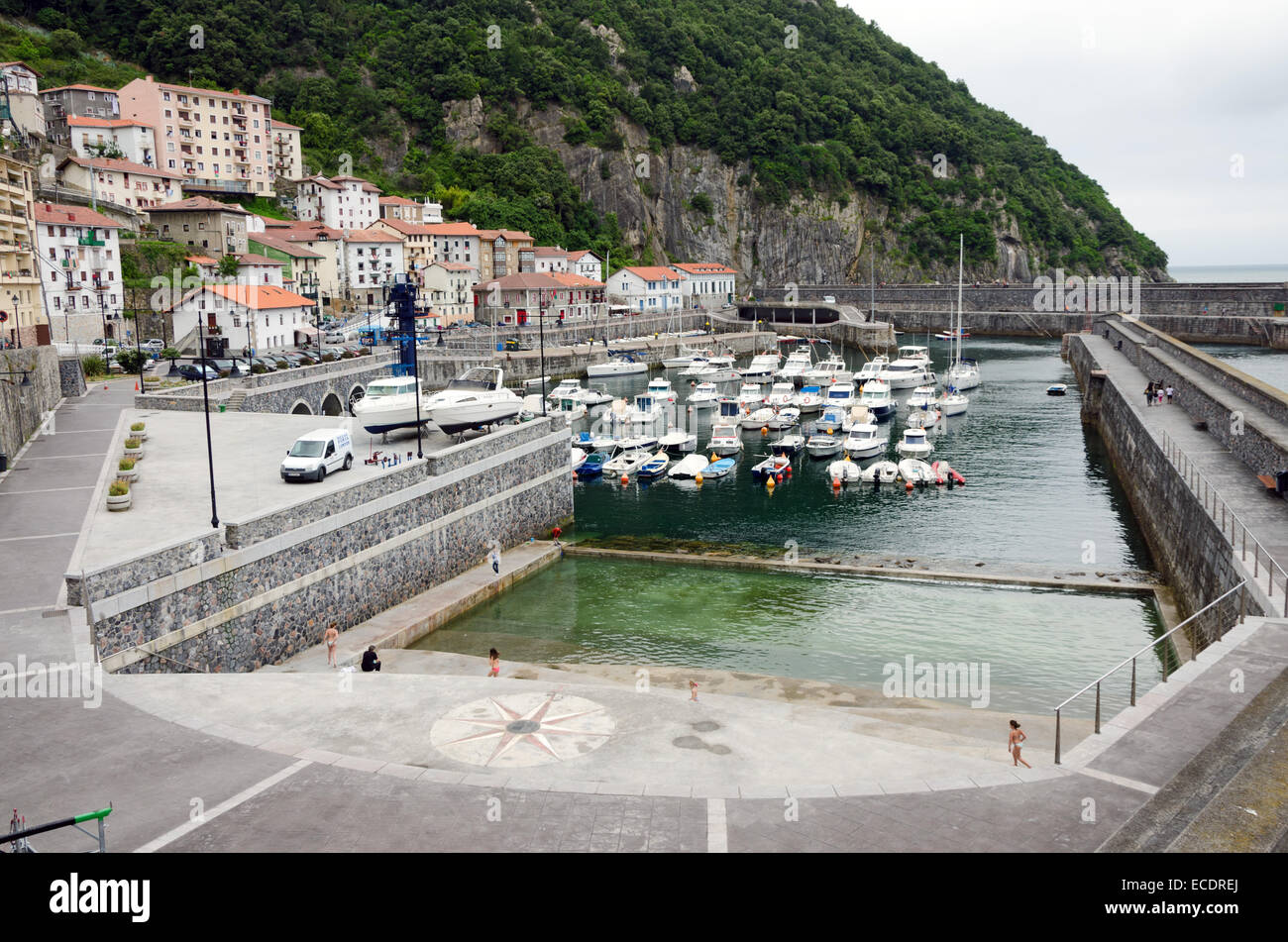 ELANTXOBE, ESPAGNE - 3 juillet : Le petit port d'Elantxobe. dans le Pays Basque le 3 juillet 2013 à Elantxobe, Gascogne, Espagne Banque D'Images
