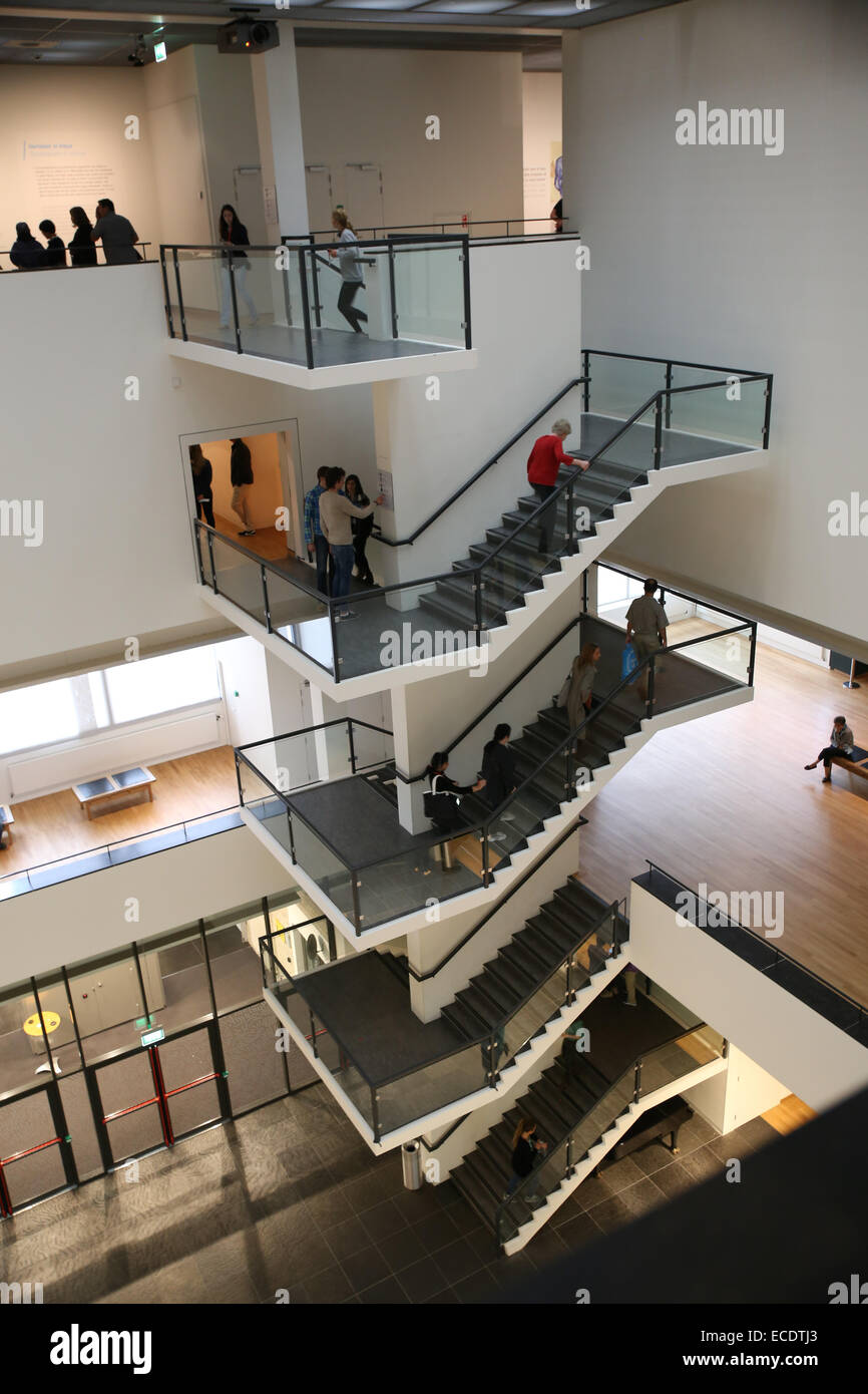 Cas d'escalier intérieur d'Amsterdam Musée Van Gogh Banque D'Images