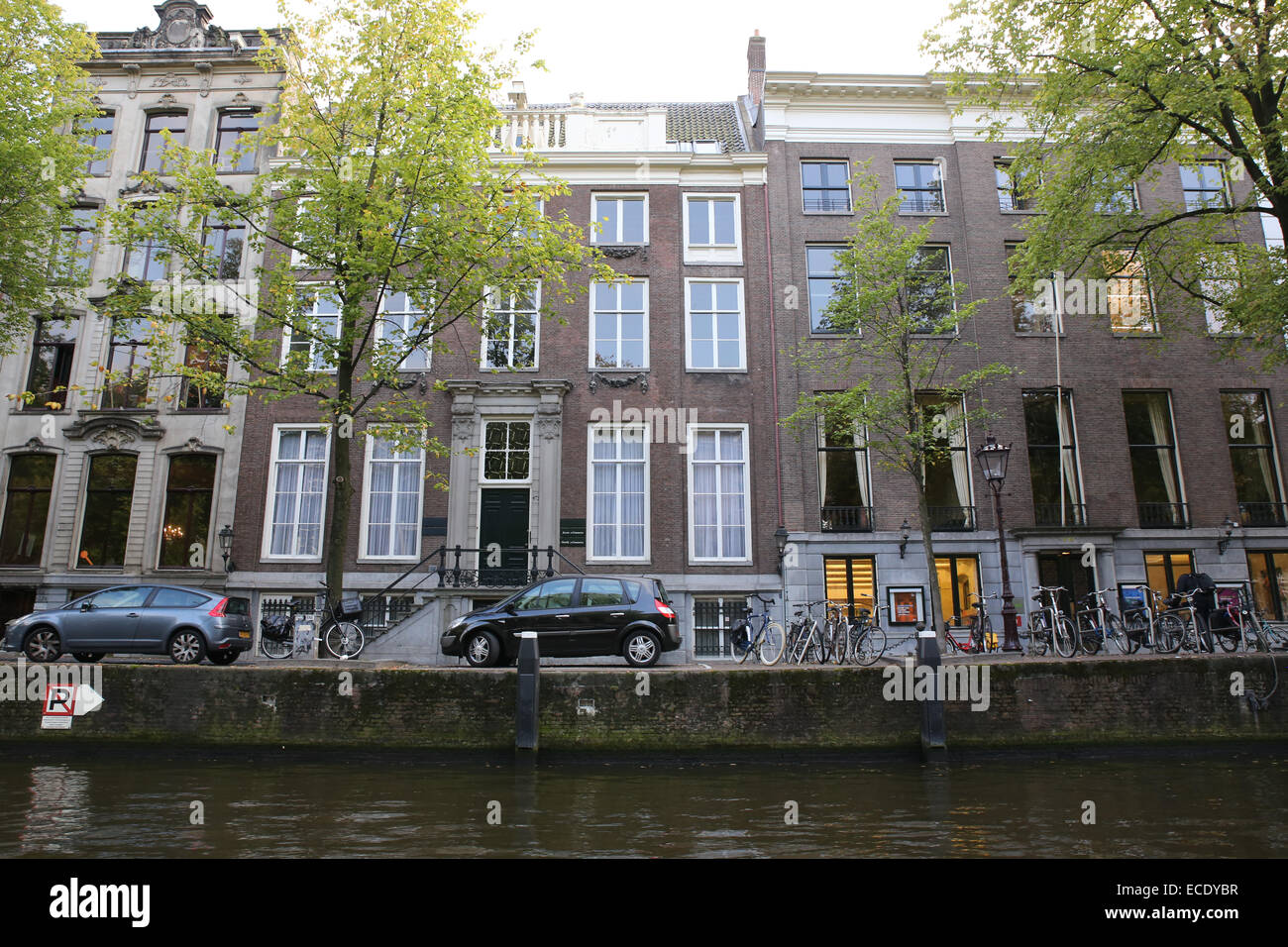 Amsterdam canal maisons Banque D'Images