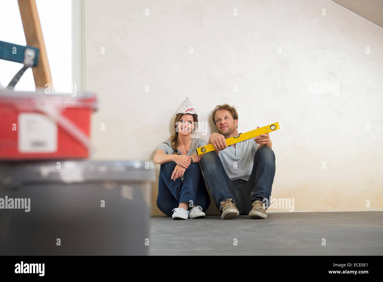 En faisant une pause couple new accueil planification Banque D'Images