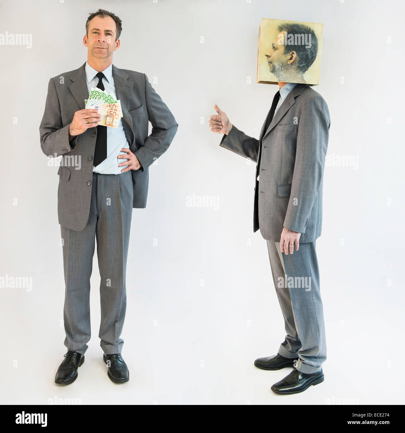 homme d'affaires imaginant l'image de soi du succès et de la croissance financière Banque D'Images