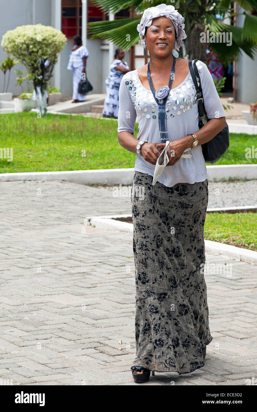 Ghana traditional dress Banque de photographies et d’images à haute ...