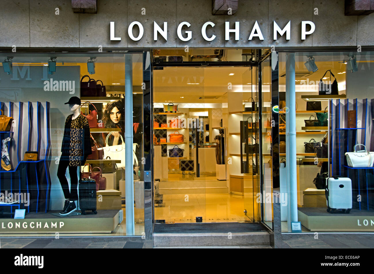 Longchamp shop store Banque de photographies et d'images à haute résolution  - Alamy