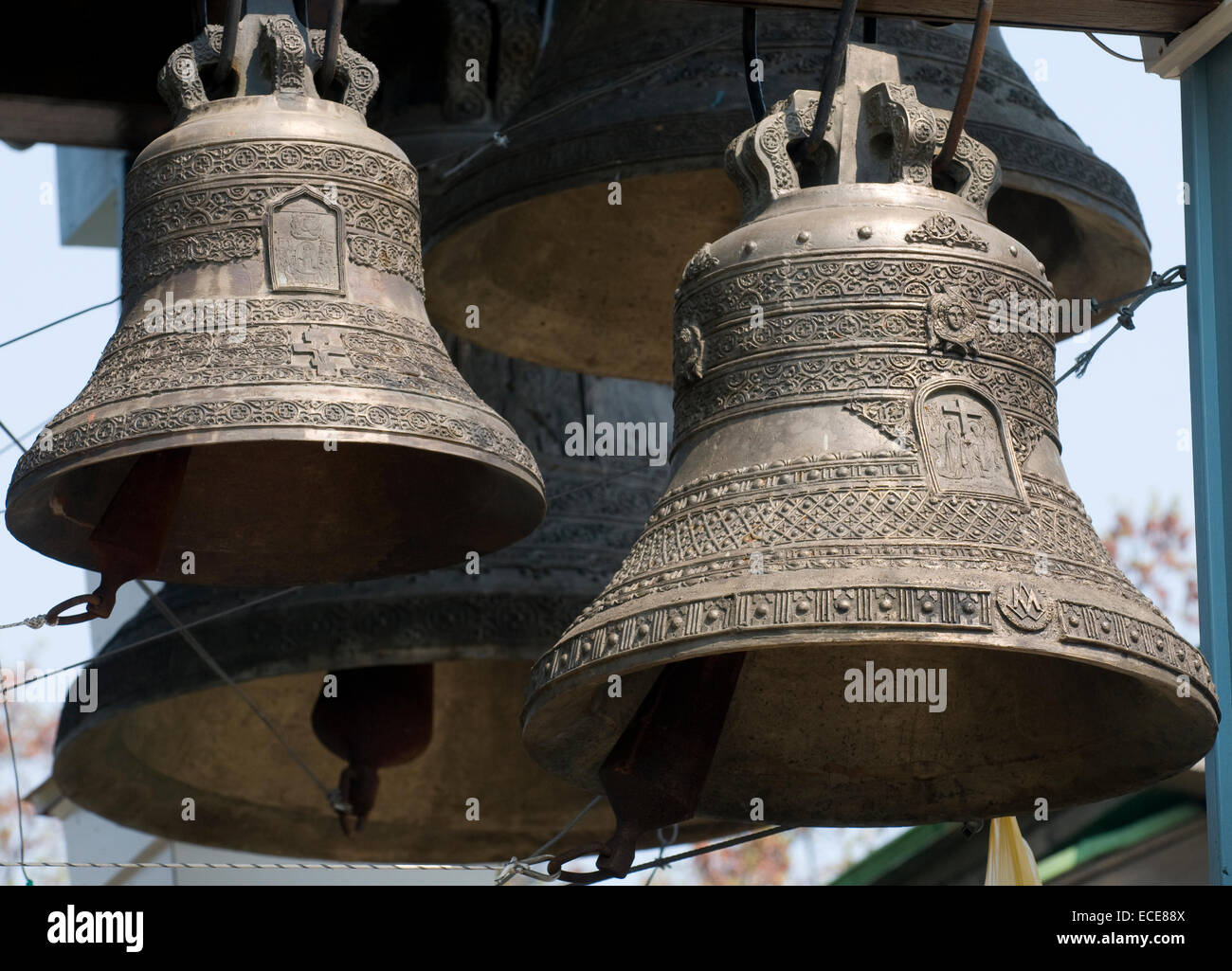 Ce sont des cloches de l'église orthodoxe-tour (le Christianisme ). Banque D'Images