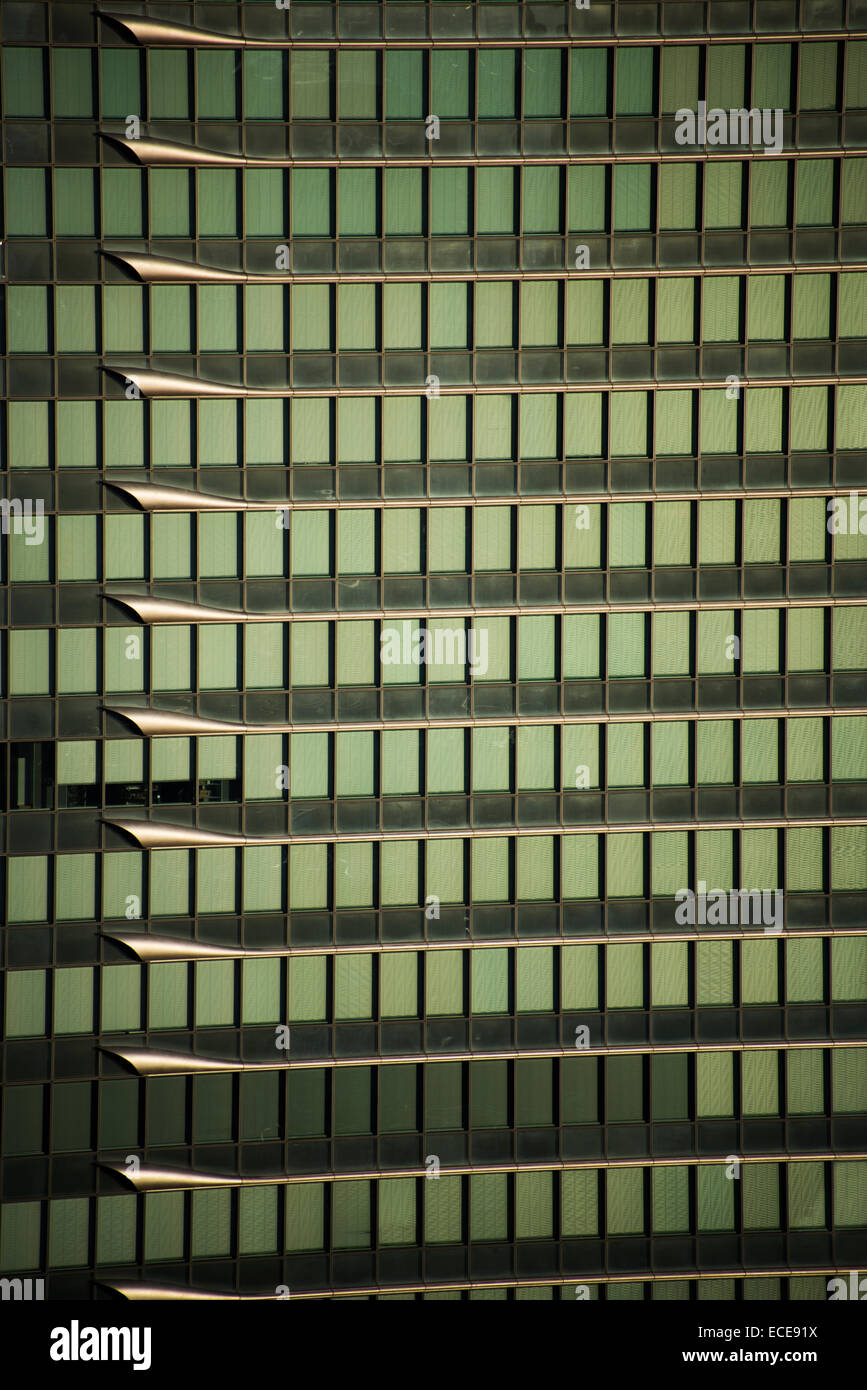 Les bâtiments modernes du centre-ville d'Osaka, au Japon. Banque D'Images