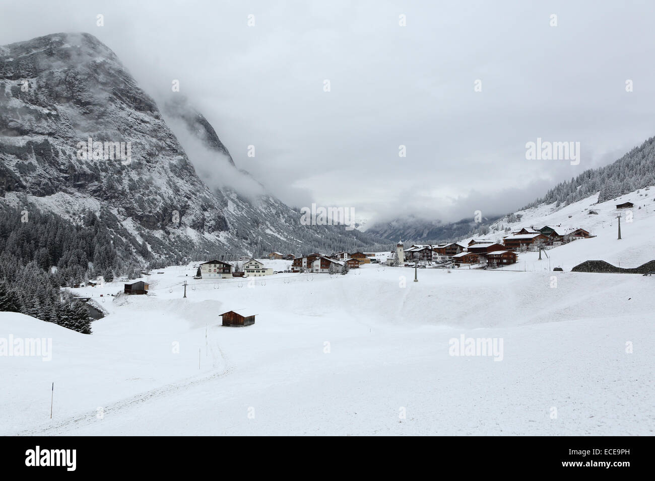 Le village de Zoug en Autriche. Zoug est dans la région de l'Arlberg. Banque D'Images