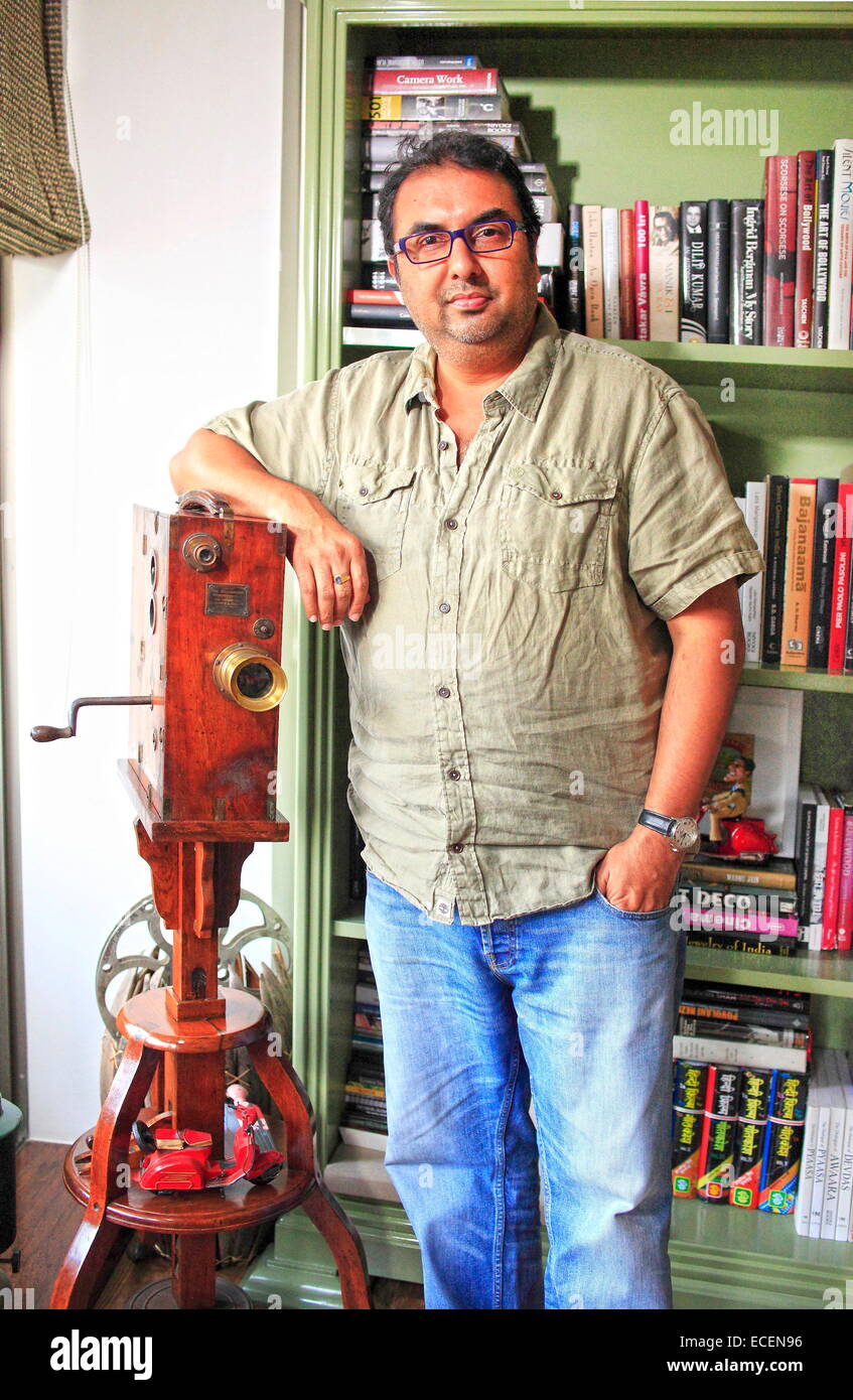 Mumbai, Inde. 14Th Nov, 2014. SHIVENDRA SINGH DUNGARPUR est un cinéaste, archiviste et restaurateur de films est le fondateur de la Fondation du patrimoine cinématographique. Classic films indiens des années 50 comme Raj Kapoor et Awara du Guru Dutt's Kaagaz ke Phool, suscité Shivendra Singh Dungarpur amoureux de cinéma lorsqu'il était un garçon grandissant dans les années 70.Aujourd'hui, un cinéaste Dungarpur, basée à Mumbai, les craintes que l'Inde est riche patrimoine du cinéma, ces beaux vieux films et beaucoup d'autres classiques qui ont égayé de lui et des millions d'autres personnes Ð sont à risque d'être perdus à jamais si des mesures urgentes ne sont pas prises pour Banque D'Images