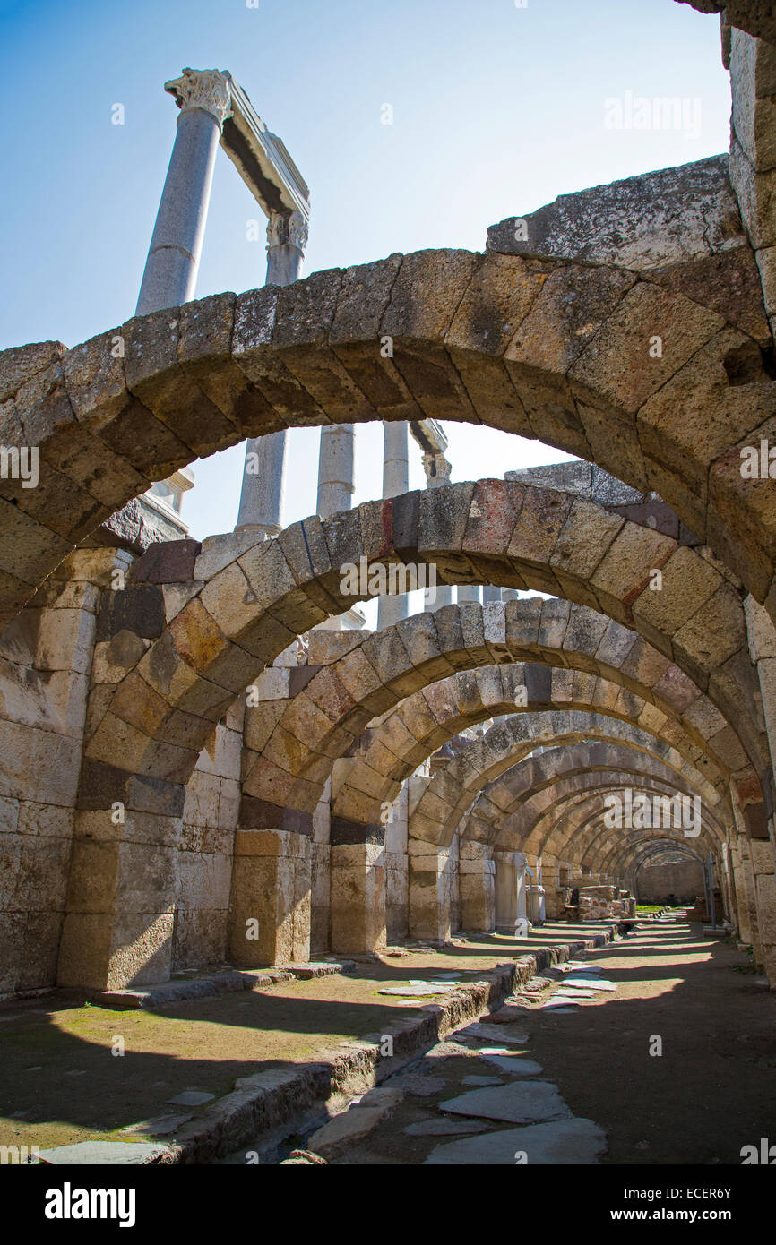 Agora de Smyrne avec colonnes à partir de la 4e siècle BC Izmir Turquie 2014 Banque D'Images
