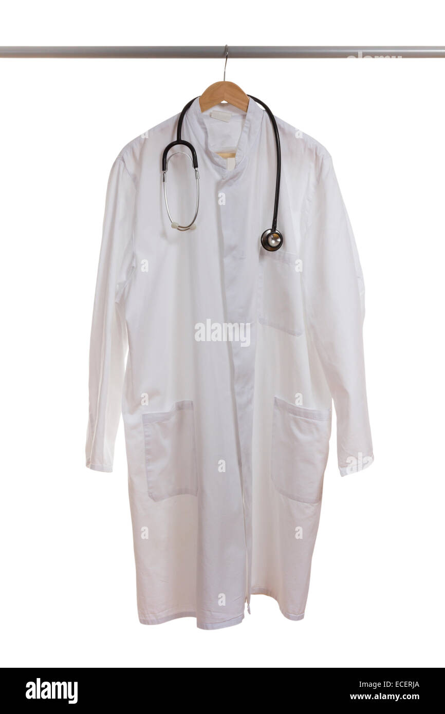 L'ensemble du médecin blanc avec un stéthoscope sur armoire isolé sur fond blanc Banque D'Images