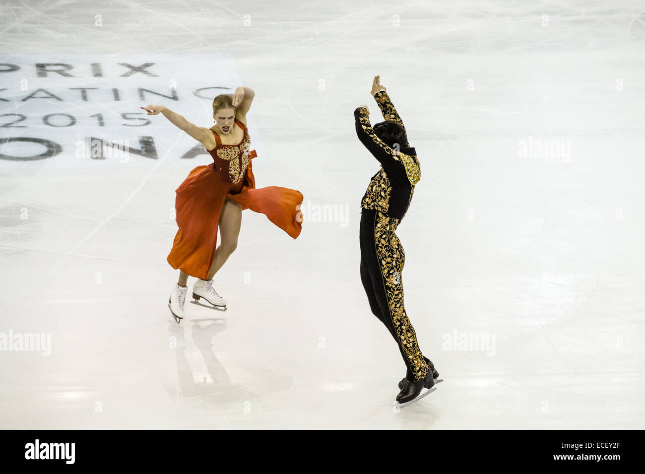 Barcelone, Espagne. Dec 12, 2014. KAITLYN WEAVER / ANDREW POJE (CAN) effectuer dans la danse senior - programme court lors de la finale du Grand Prix of Figure Skating Final à Barcelone Crédit : Matthias Rickenbach/ZUMA/ZUMAPRESS.com/Alamy fil Live News Banque D'Images