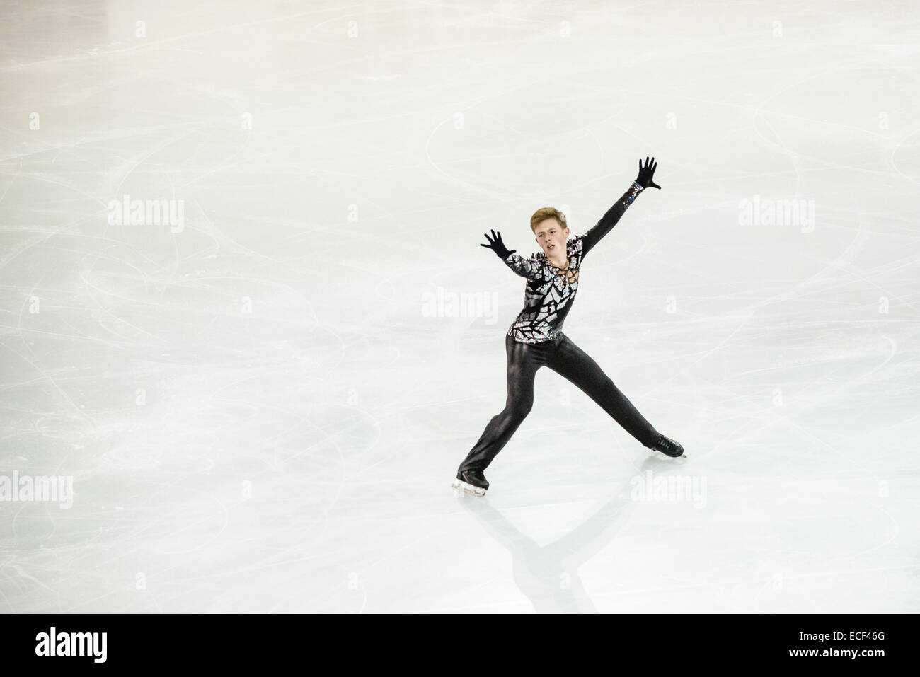 Alexander Petrov (RUS) effectue dans le Junior Hommes - Programme libre lors de la finale du Grand Prix of Figure Skating Final à Barcelone Banque D'Images