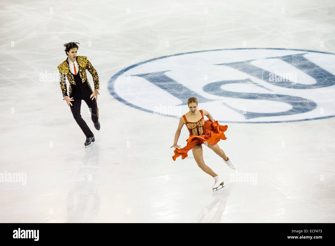 Kaitlyn Weaver / Andrew Poje (CAN) effectuer dans la danse senior - programme court lors de la finale du Grand Prix of Figure Skating Final à Barcelone Banque D'Images