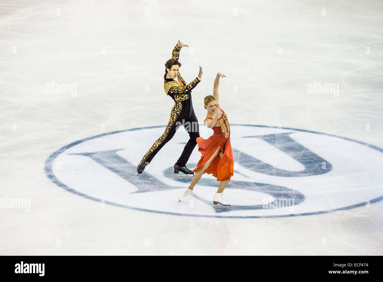 Kaitlyn Weaver / Andrew Poje (CAN) effectuer dans la danse senior - programme court lors de la finale du Grand Prix of Figure Skating Final à Barcelone Banque D'Images