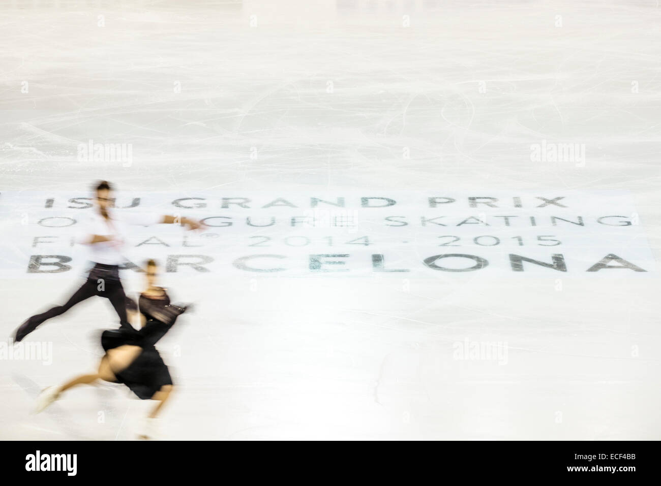 Réchauffer les patineurs pour la danse senior - programme court lors de la finale du Grand Prix of Figure Skating Final à Barcelone Banque D'Images