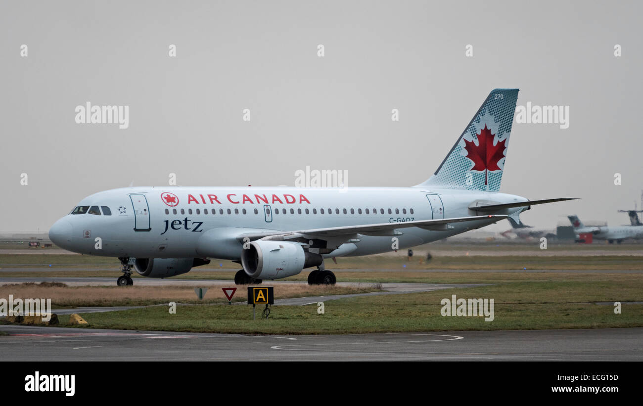 Air Canada Jetz un Airbus A319 (C-GAQZ) avec des sièges spéciaux pour les équipes sportives sur des vols affrétés Banque D'Images