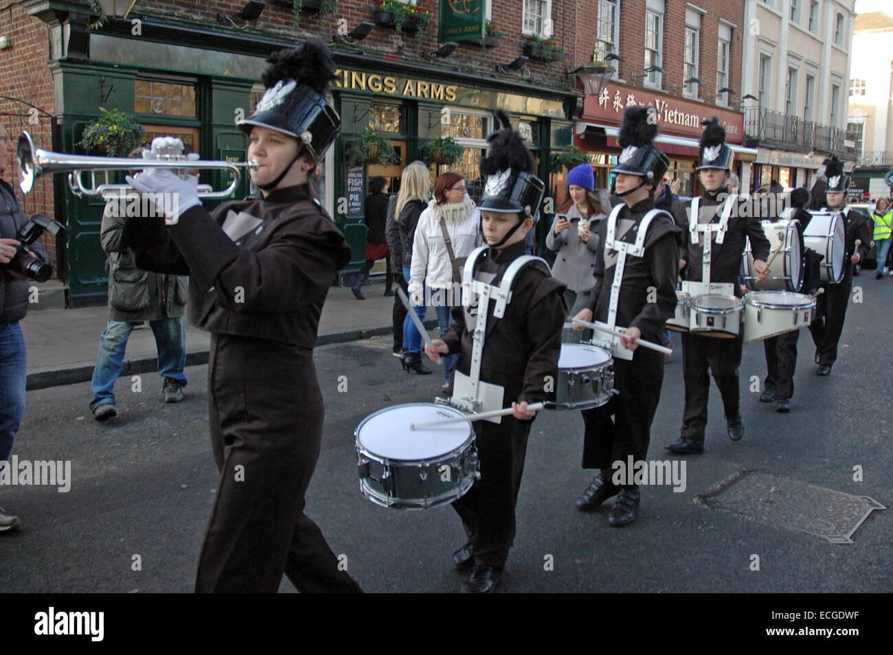 Londres, Royaume-Uni. 14 Décembre, 2014. Greenwich Village parade annuelle de sci-fi et pantomime course de chevaux. Credit : JOHNNY ARMSTEAD/Alamy Live News Banque D'Images