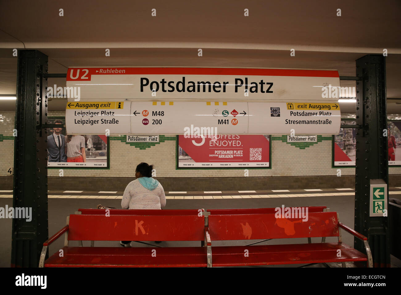 La station de métro Berlin Potsdamer Platz U-bahn Banque D'Images