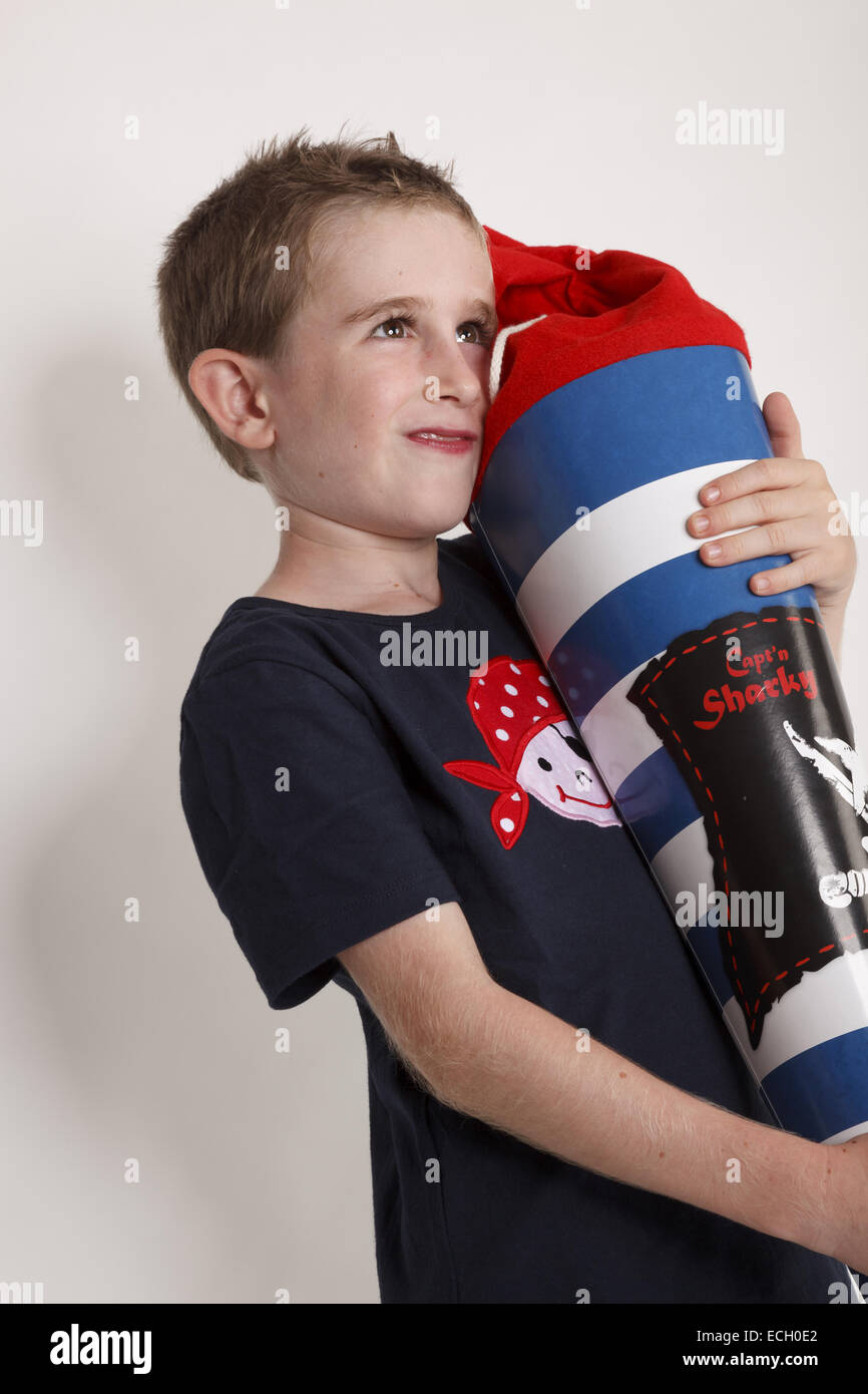Garçon avec cône de l'école Banque D'Images
