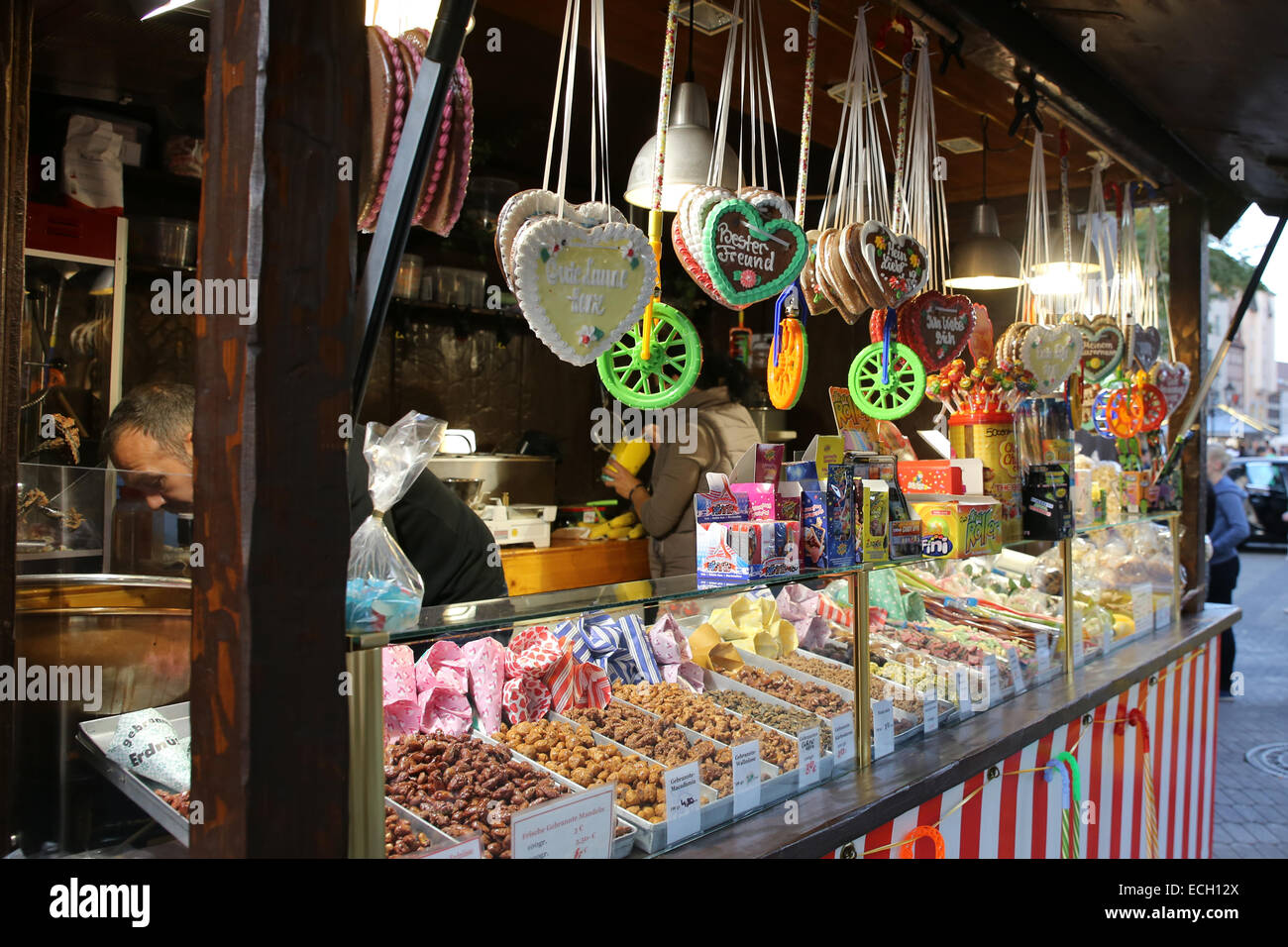 Vendeur de rue allemand snack vente bonbons noix Banque D'Images