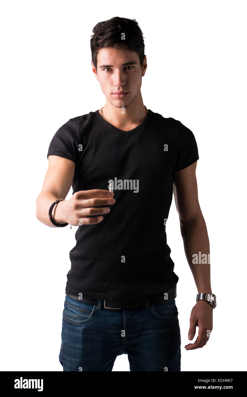 Beau Jeune homme offrant une cigarette, lui donnant vers la caméra, isolated on white Banque D'Images