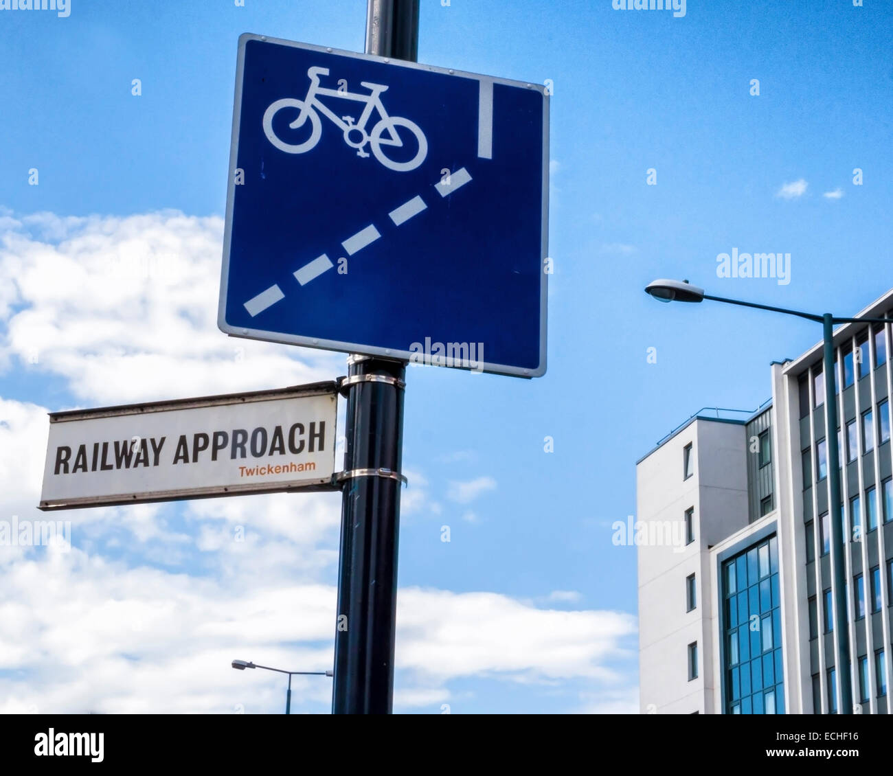 Chemin de fer en signe de Cycle approche, London, Greater London, UK Banque D'Images