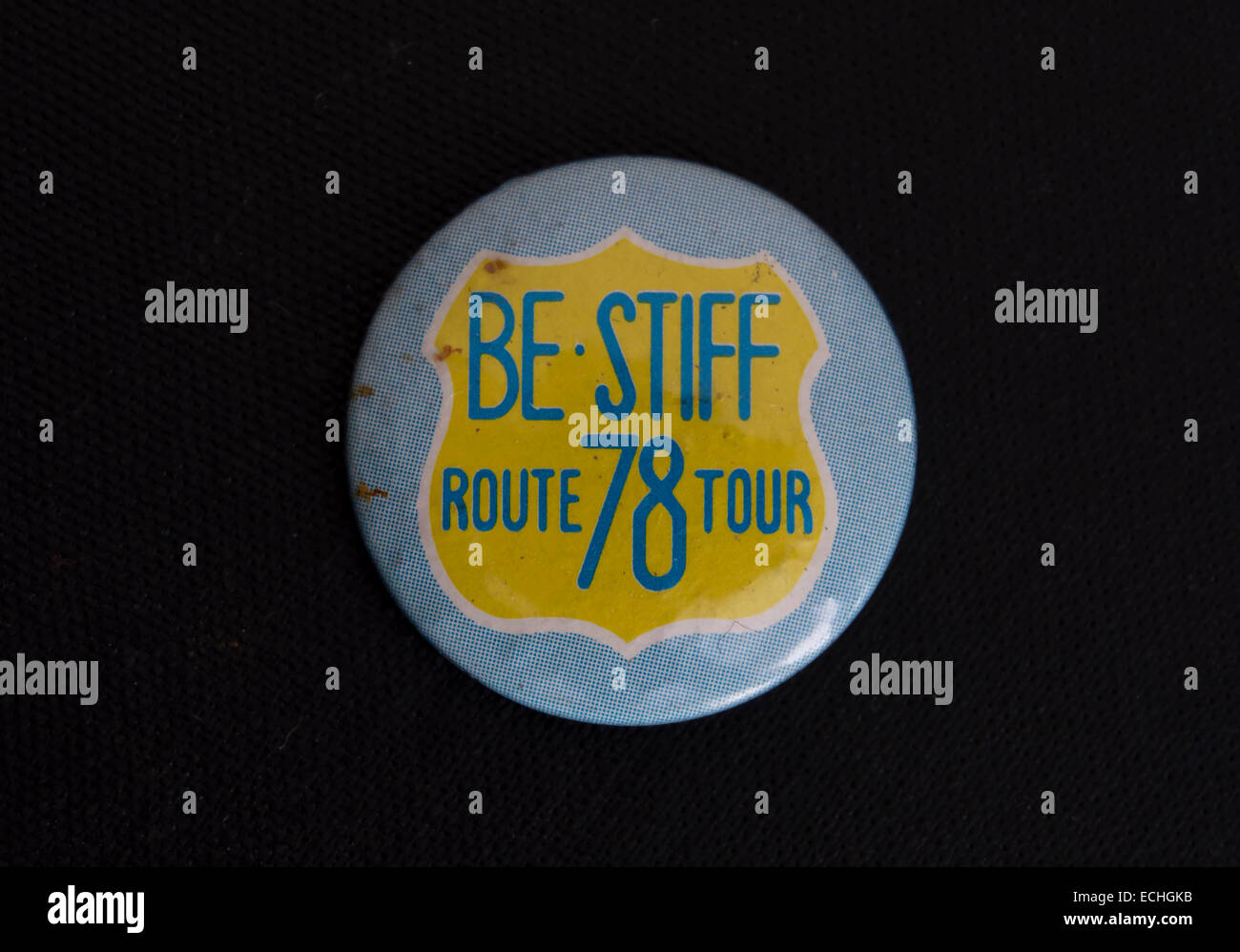 Insigne boutonnière souvenir de la route 78 1978 être raide, avec visite de bandes signé stiff records Banque D'Images