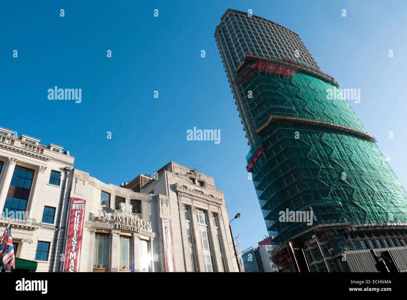 Centre Point Building subit lifting en préparation d'appartements de luxe à Tottenham Court Road London UK KATHY DEWITT Banque D'Images