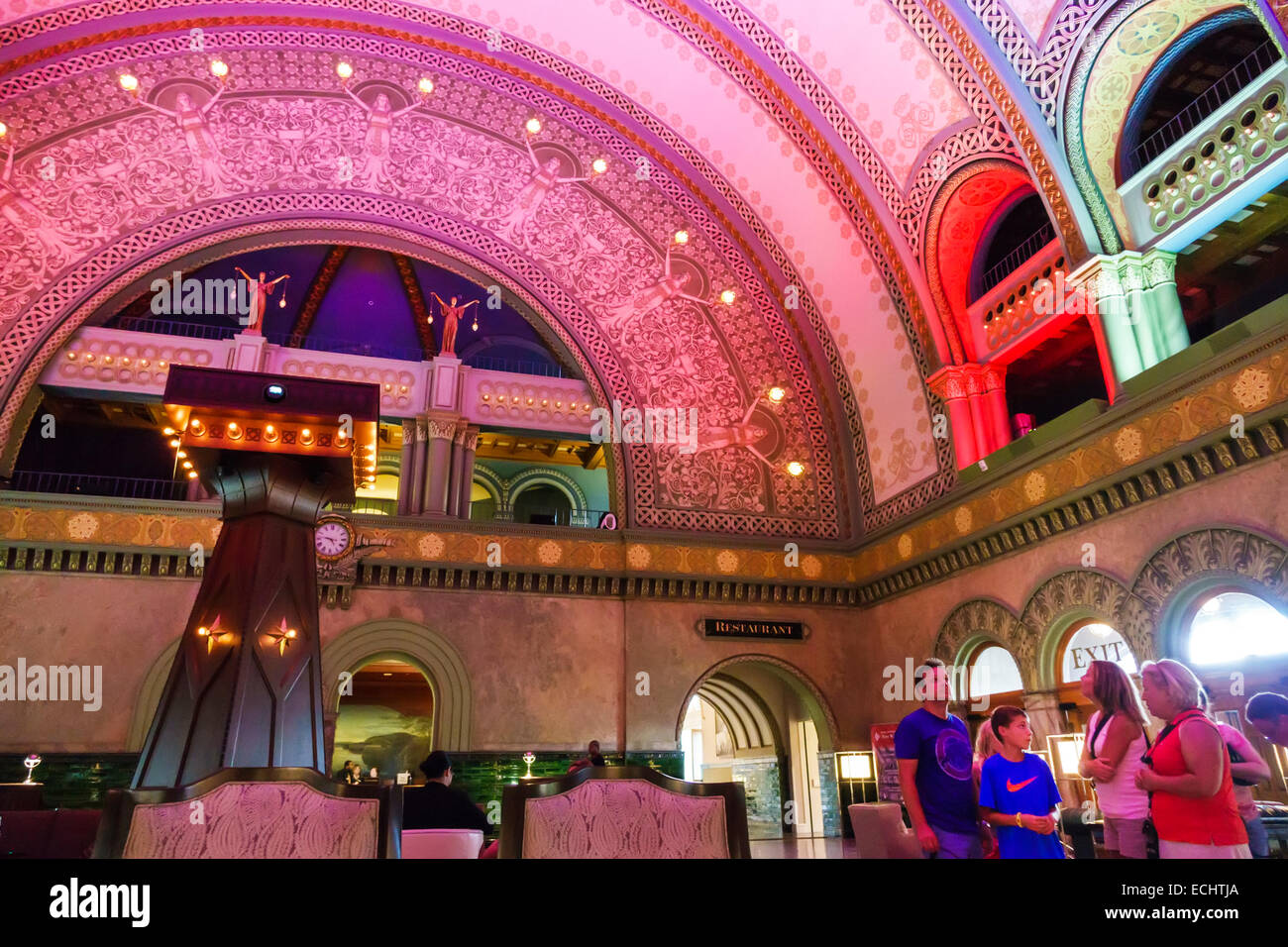 Saint Louis Missouri,Market Street,Union Station,architecture romane,terminal de train converti,Grand Hall,intérieur,arches,éclairage,hôtel Banque D'Images