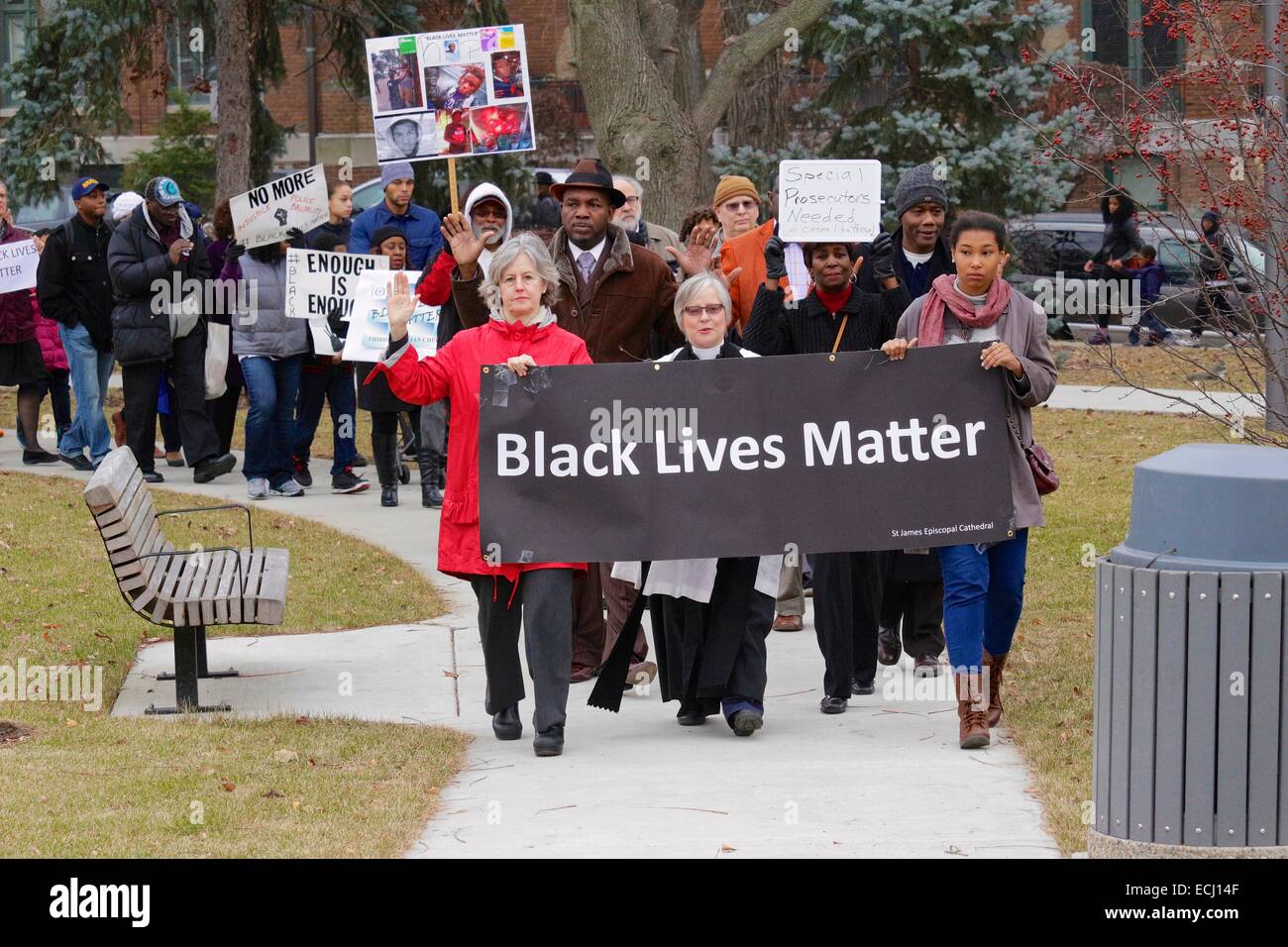 Les manifestants défilent dans Parc de Scoville, Oak Park, Illinois, pour protester contre les homicides commis par la police de noir les hommes et les garçons. Banque D'Images