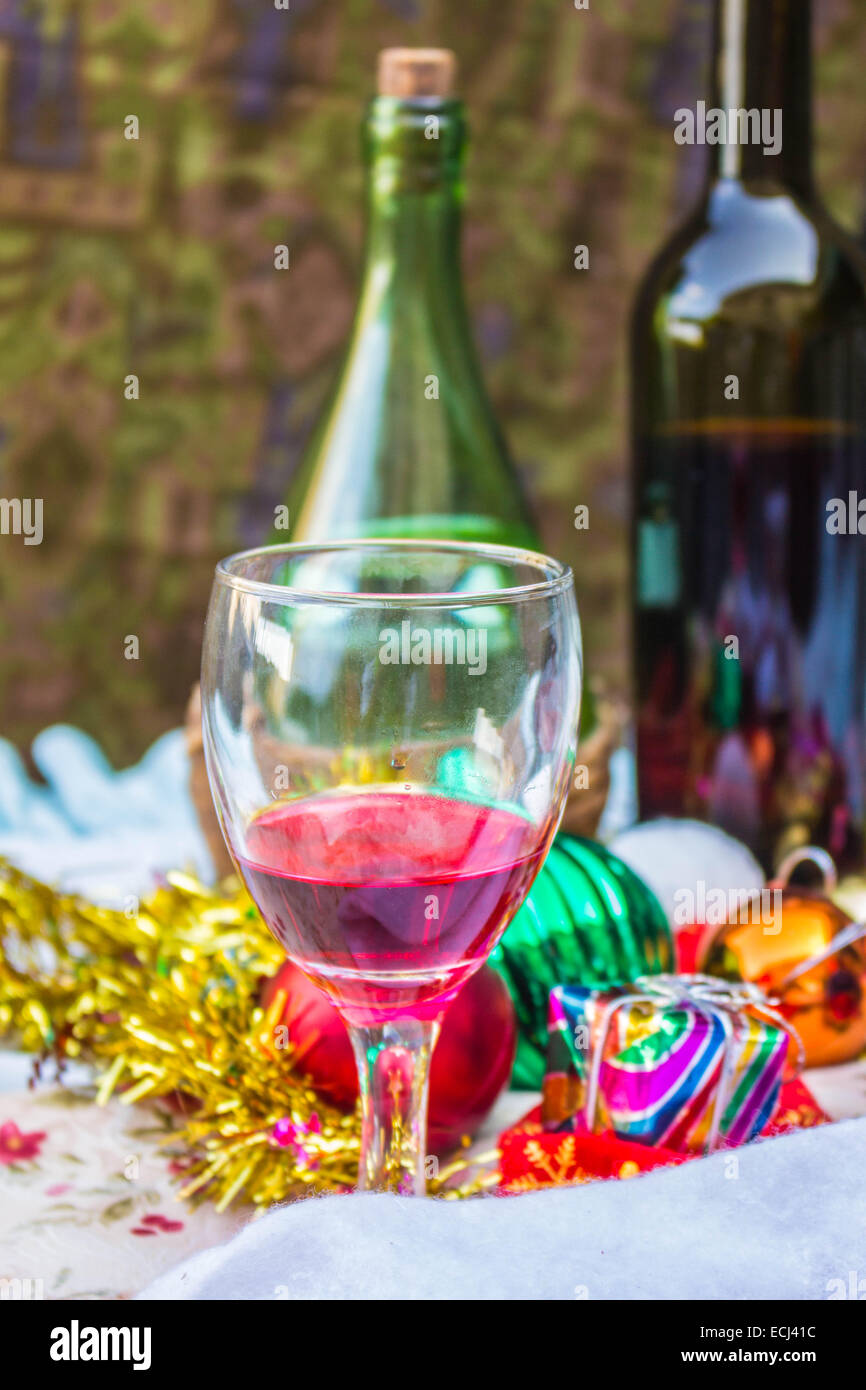 Verre de vin et de décoration de table. Banque D'Images