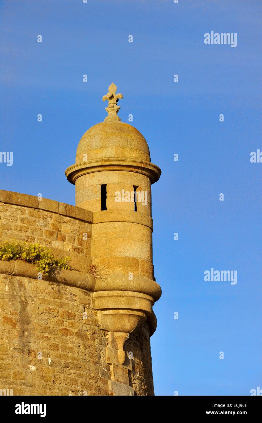 La France, de l'Ille et Vilaine, Côte d'Emeraude (Côte d'Émeraude), Saint Malo, les remparts de la ville fortifiée, bastion Saint Philippe Banque D'Images