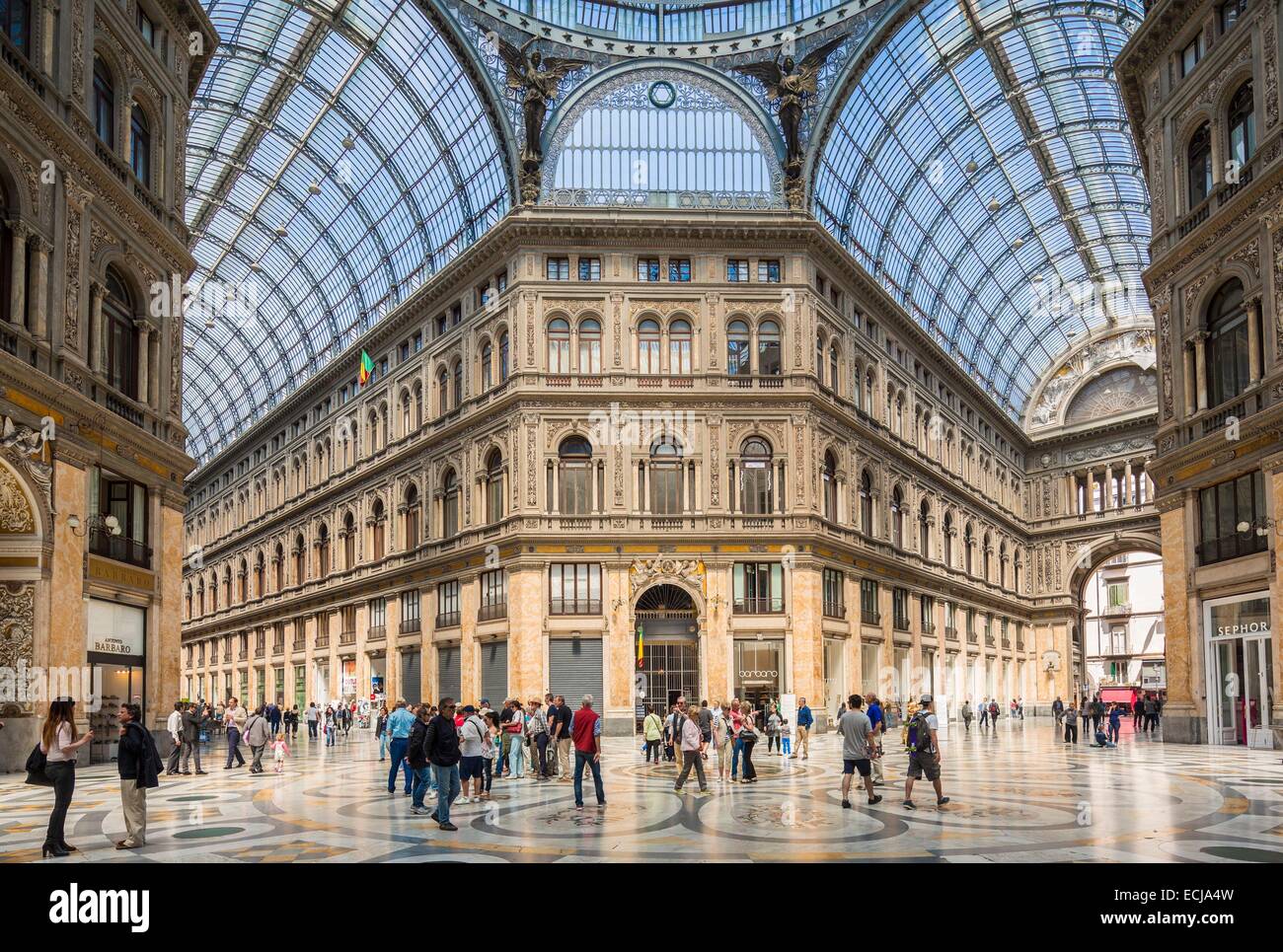 L'Italie, Campanie, Naples, centre historique classé au Patrimoine Mondial par l'UNESCO, Galleria Umberto 1, de l'allée a ouvert en 1890 et conçu par l'architecte Emanuele Rocco qui a été inspiré par la Galleria Vittorio Emanuele II Mila Banque D'Images