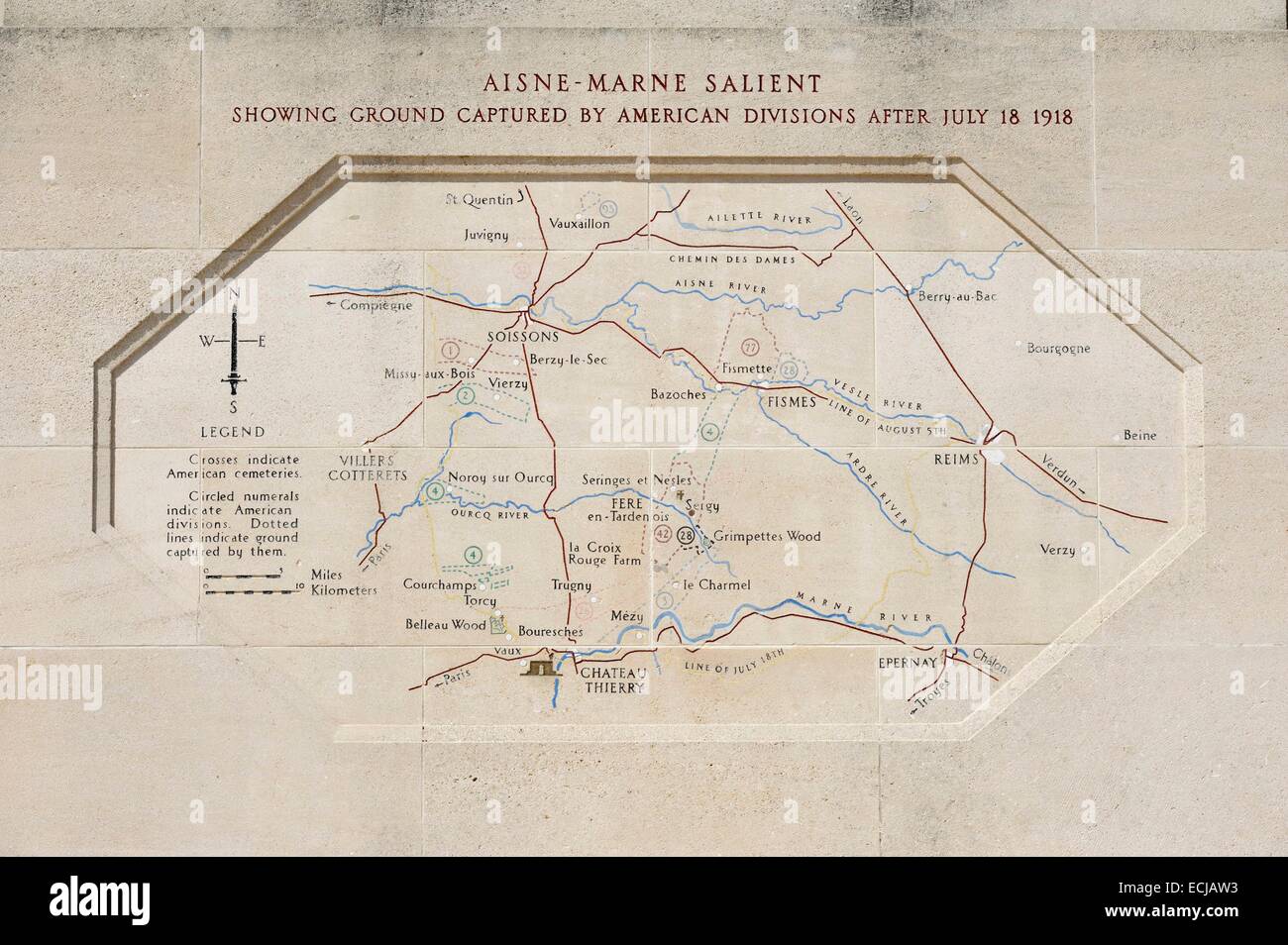 La France, Aisne, Chateau Thierry, monument américain inauguré en 1933 en souvenir de l'attaque le 18 juillet 1918 au cours de la deuxième bataille de la Marne, la carte des territoires conquis Banque D'Images