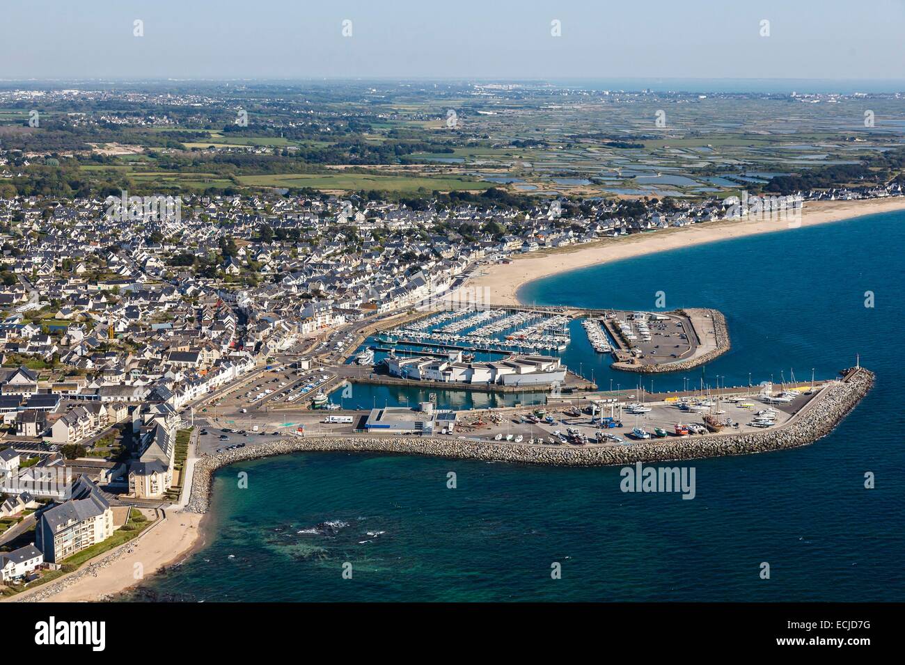 France, Loire Atlantique, La Turballe, port et la ville (vue aérienne Photo  Stock - Alamy