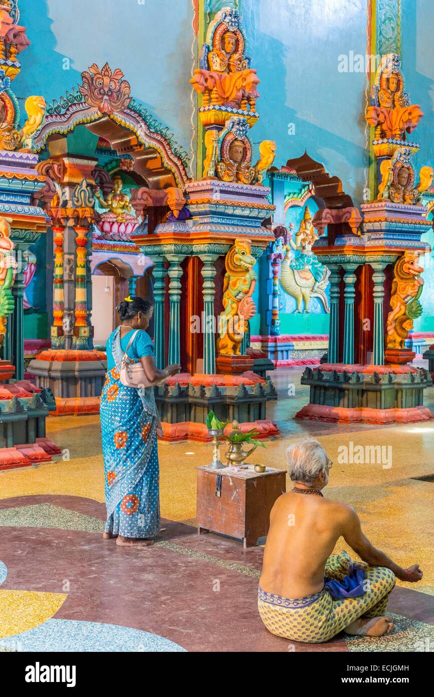 Sri Lanka, province du Nord, district de Jaffna, Keerimalai, temple hindou dédié à Shiva et construit en 2012 Naguleswaram Banque D'Images