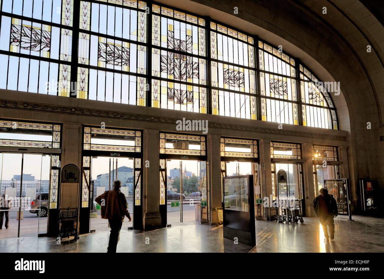 France, Haute Vienne, Limoges, Gare Bénédictins, Francis Chigot vitraux Banque D'Images