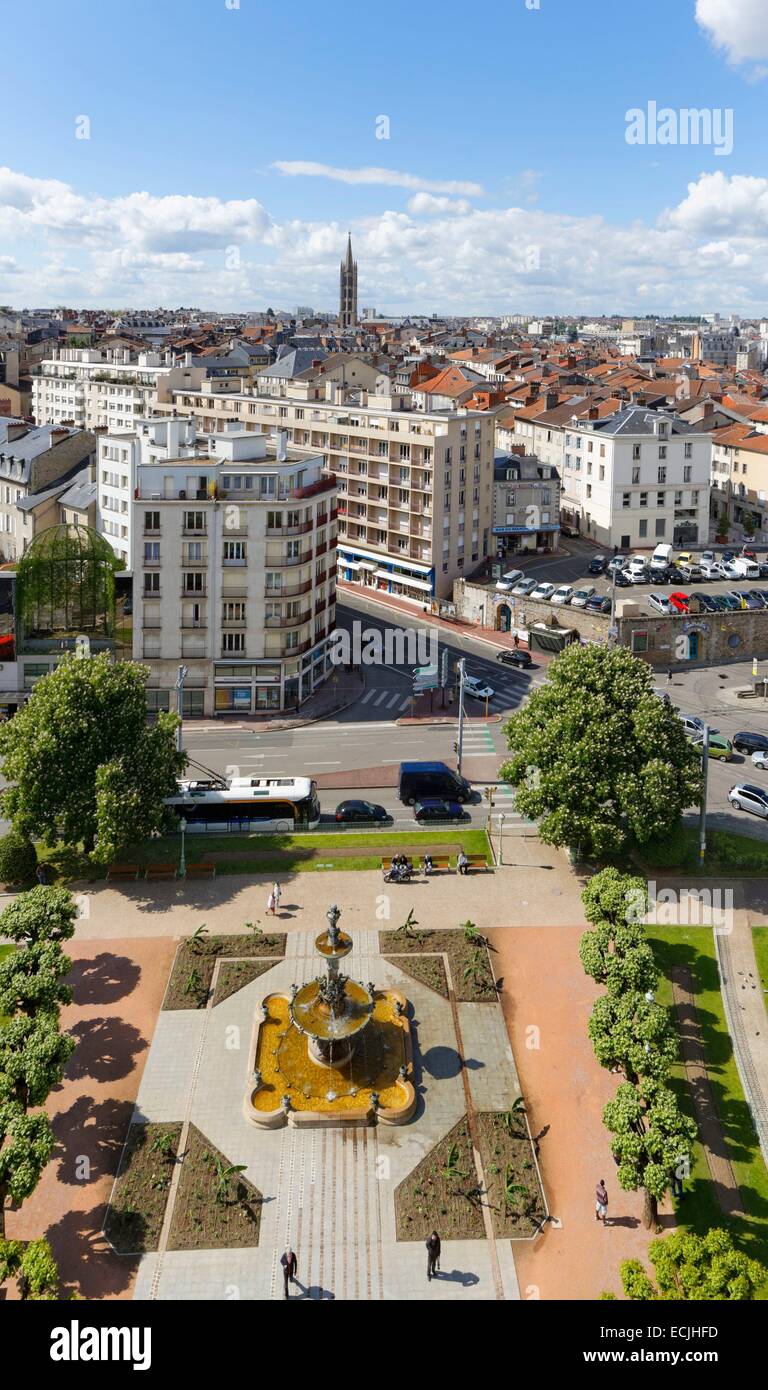 France, Haute Vienne, Limoges, place Léon Betoulle et église de Saint Michel des Lions Banque D'Images