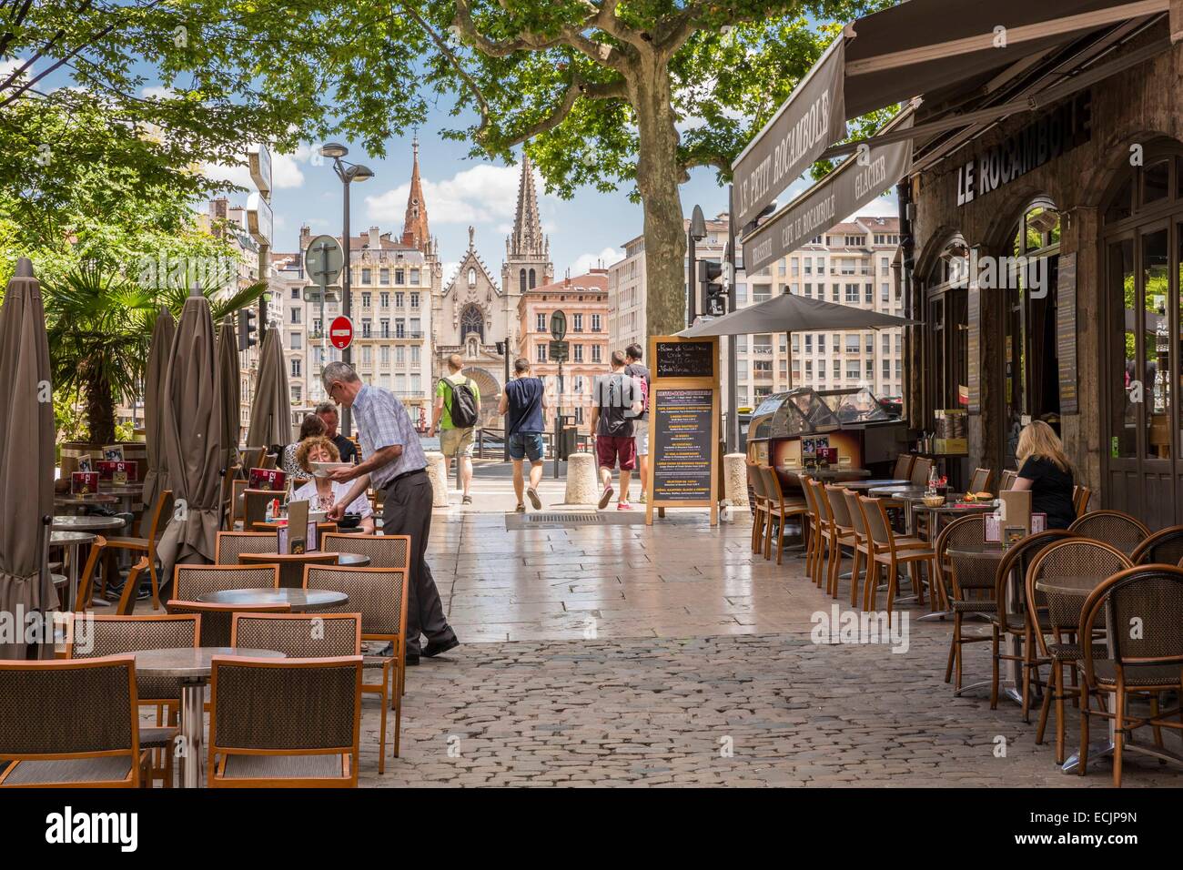 France, Rhône, Lyon, site historique classé au patrimoine mondial de l'UNESCO, le Vieux Lyon depuis la place du changement en vue de l'église Saint Nizier sur la Presqu'île Banque D'Images