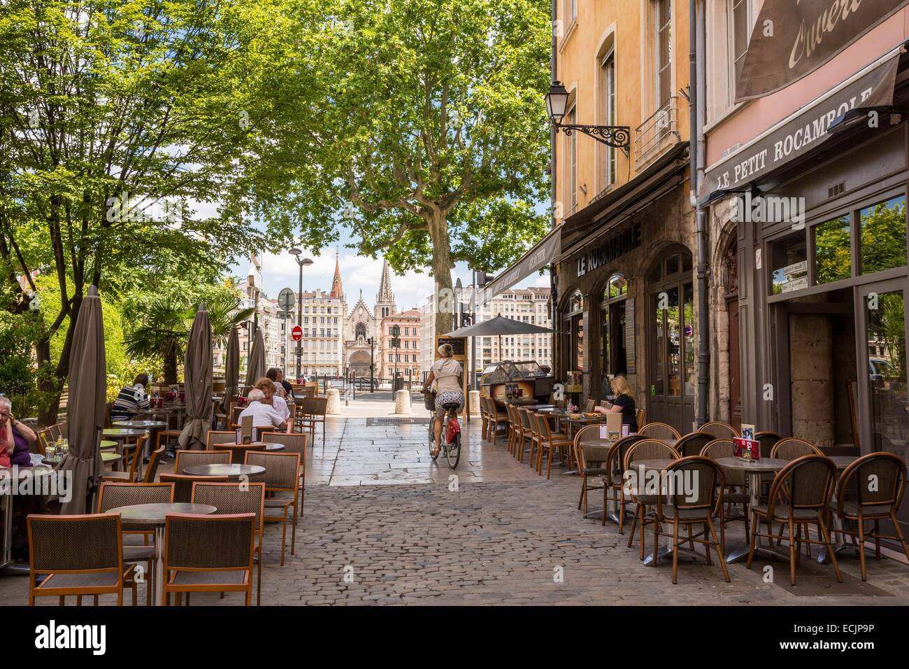 France, Rhône, Lyon, site historique classé au patrimoine mondial de l'UNESCO, le Vieux Lyon depuis la place du changement en vue de l'église Saint Nizier sur la Presqu'île Banque D'Images