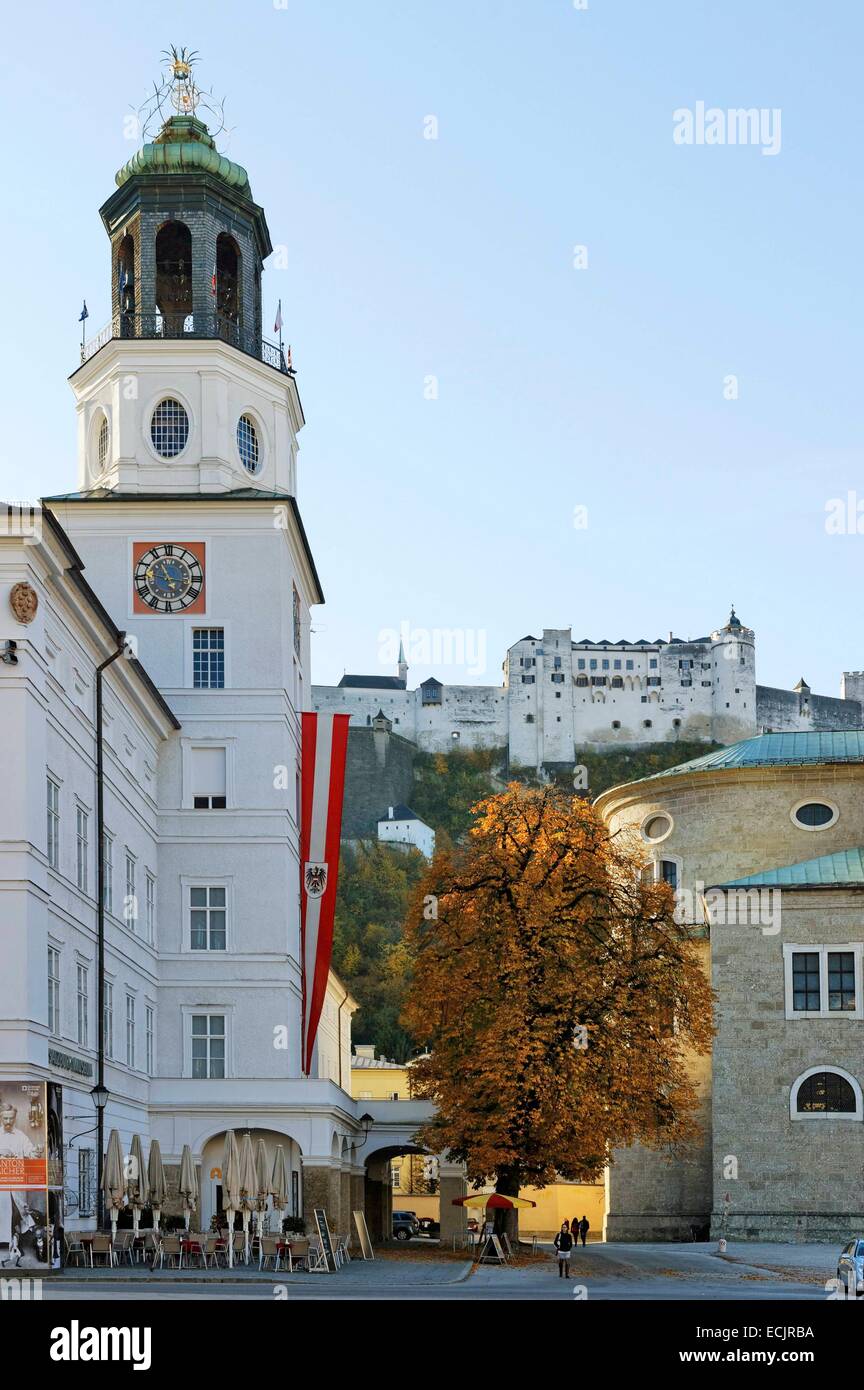 Autriche, Salzbourg, le centre historique classé au Patrimoine Mondial par l'UNESCO, la cathédrale (Dom) St Rupert et Château de Hohensalzburg Banque D'Images