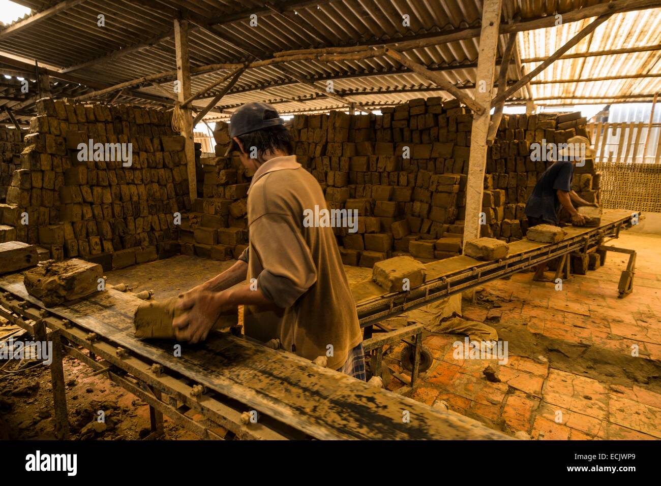 Vietnam, province de Dong Thap, delta du Mékong, SADEC, usine de briques Banque D'Images