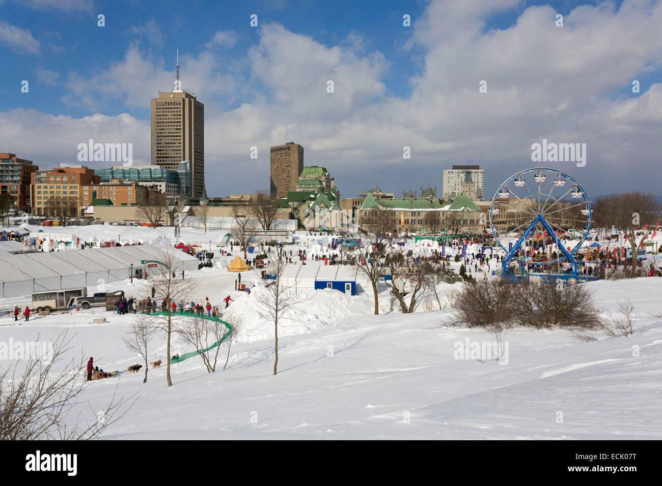 Canada Quebec Province De Quebec En Hiver Le Carnaval De Quebec Les Plaines D Abraham Et Attractions D Hiver Photo Stock Alamy