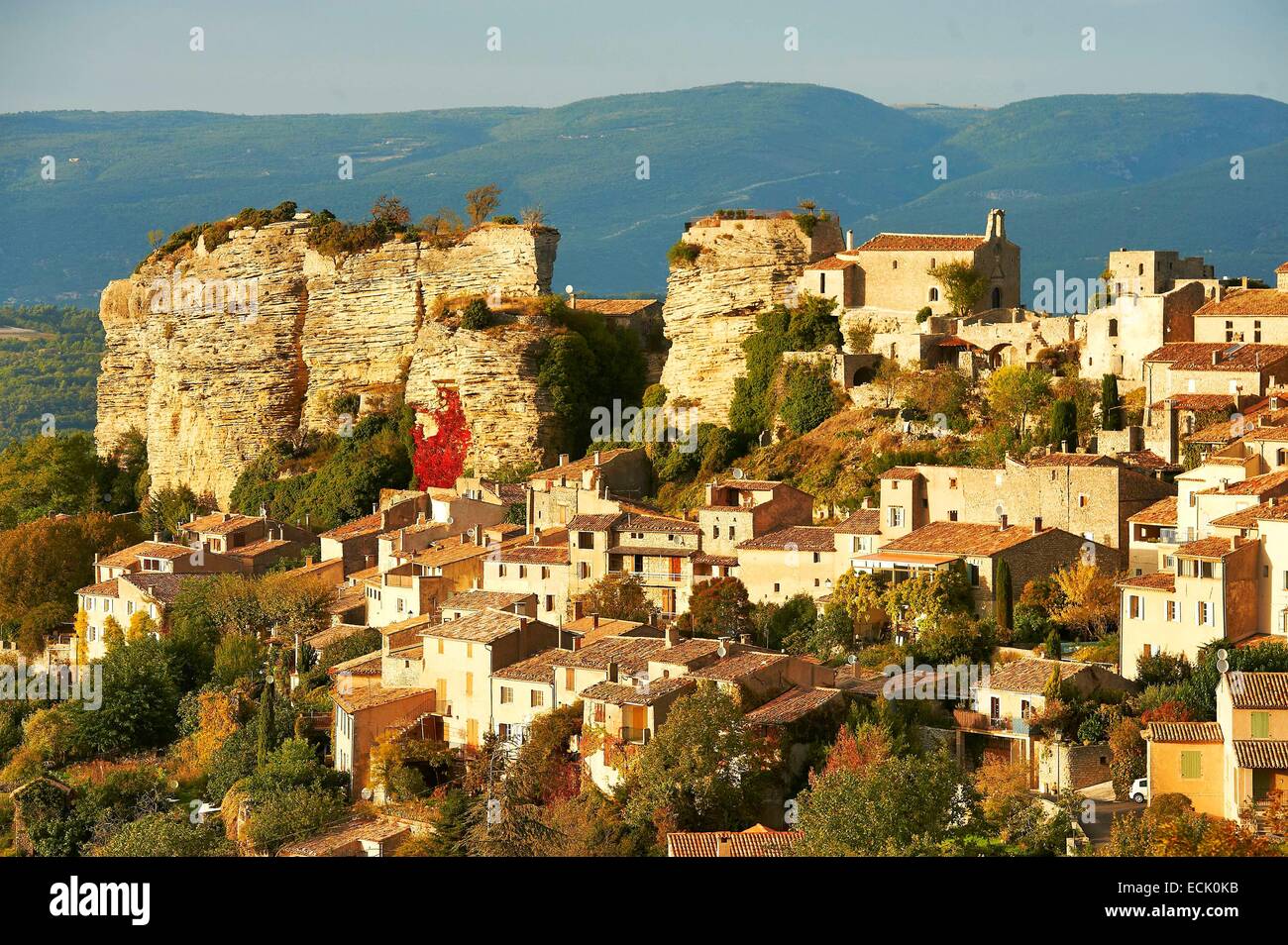 La France, Vaucluse, Le Parc Naturel Régional du Luberon (Parc Naturel Régional du Luberon), Saignon, sommaire Banque D'Images