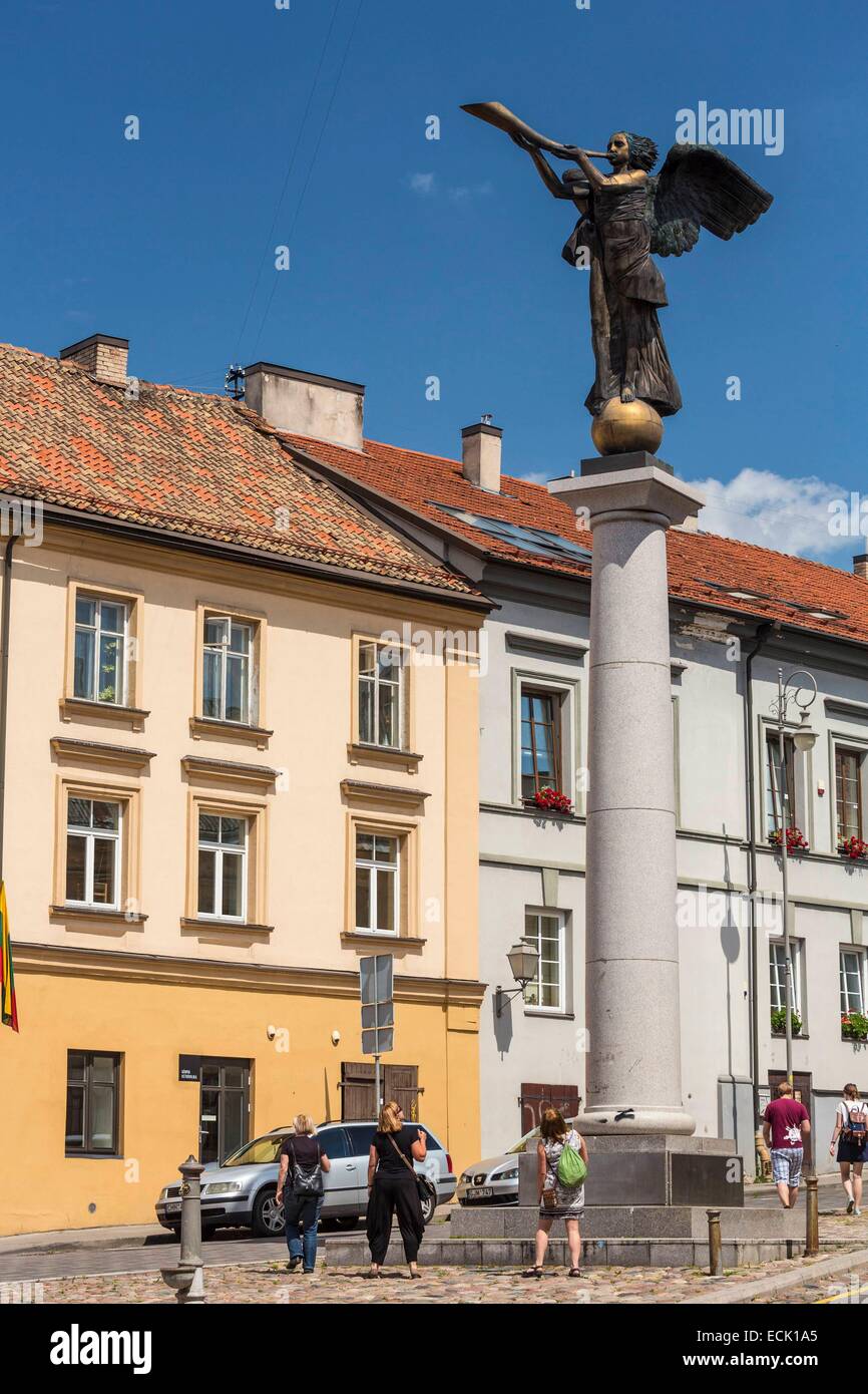 La Lituanie (pays baltes), Vilnius, district d'Uzupis, district de l'autre banque, ange de bronze l'un des symboles d'Uzupis du sculpteur Romas Vilciauskas Banque D'Images