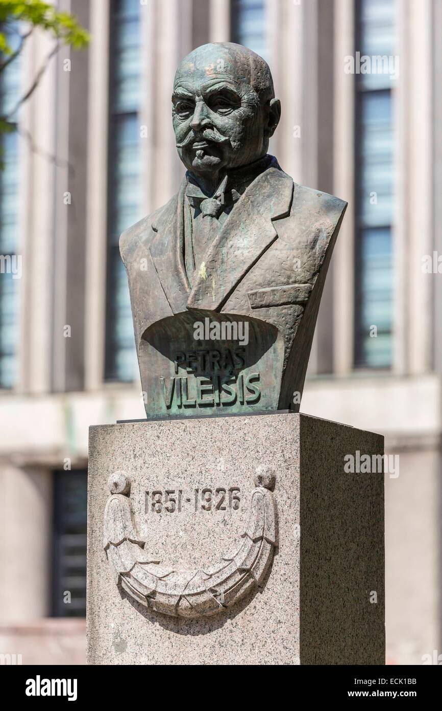 La Lituanie (pays baltes), comté de Kaunas, Kaunas, statue de Petras Vileisis l'un des vingt signataires de la déclaration d'indépendance de la Lituanie en 1918. Banque D'Images