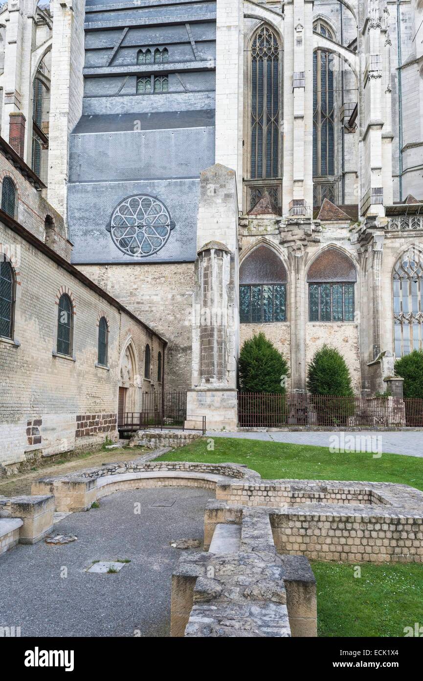 La France, l'Oise, Beauvais, le 13e siècle, la Cathédrale Saint-Pierre a le plus haut chœur gothique au monde (48,50 m) Banque D'Images