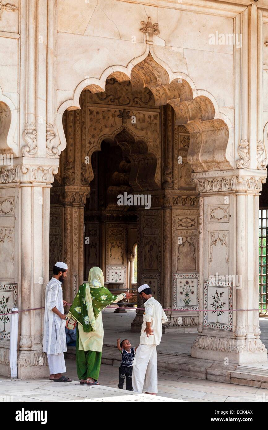 L'Inde, New Delhi, le Fort Rouge, le palais fort de Shahjahanabad est une forteresse du 17e siècle l'architecture moghole, inscrite au Patrimoine Mondial de l'UNESCO, le divan-i-Khas (salle des audiences privées) marbre blanc Banque D'Images