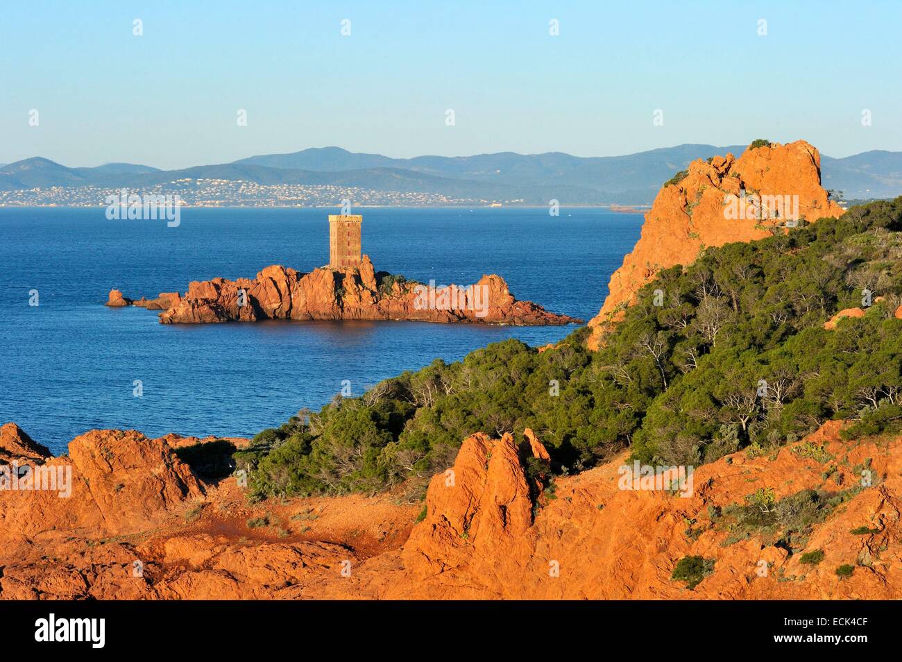 la-france-var-corniche-de-l-esterel-st-raphael-cap-dramont-et-l-le