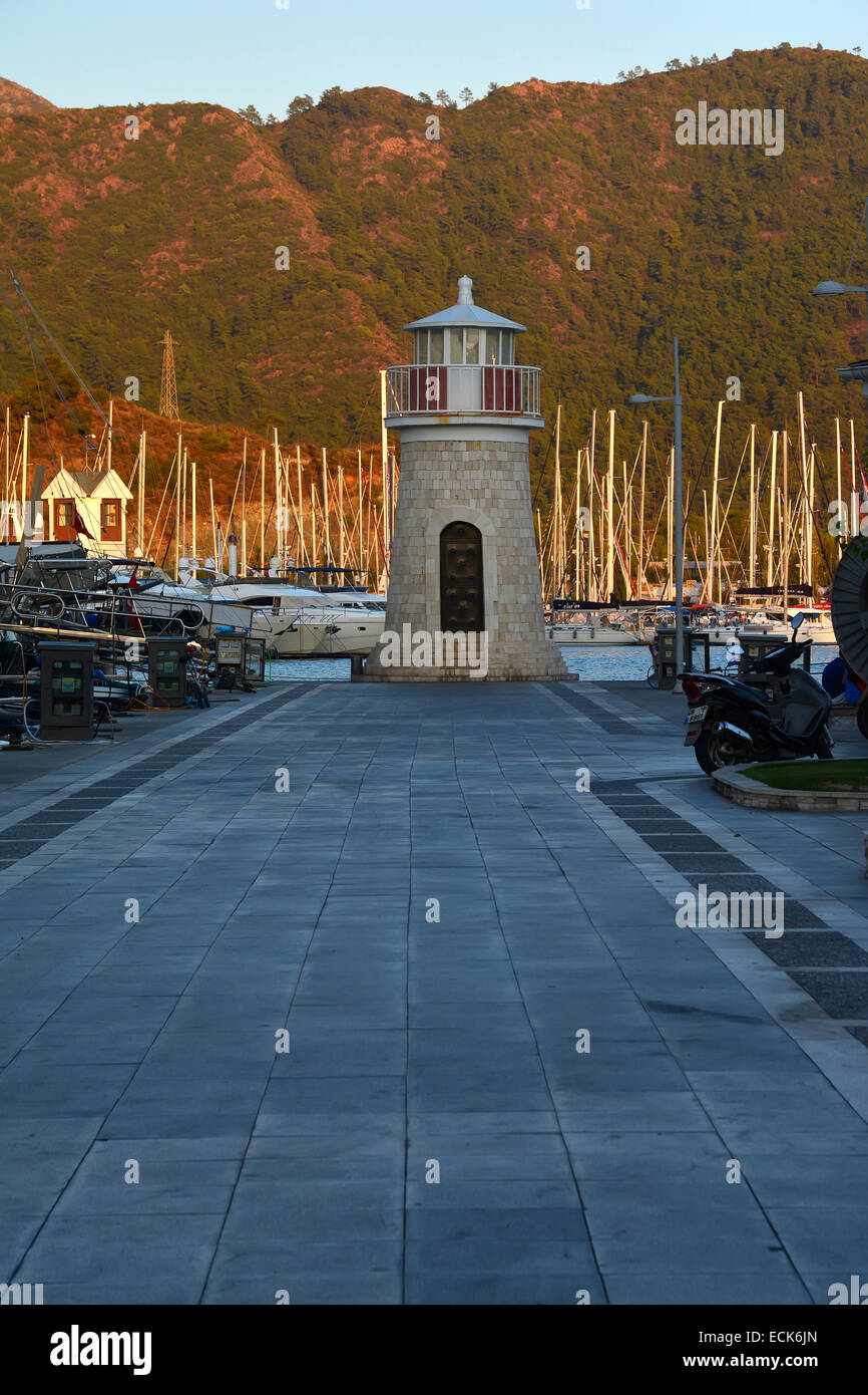Le petit phare du port de plaisance de Marmaris, au sud-ouest de la Turquie Banque D'Images