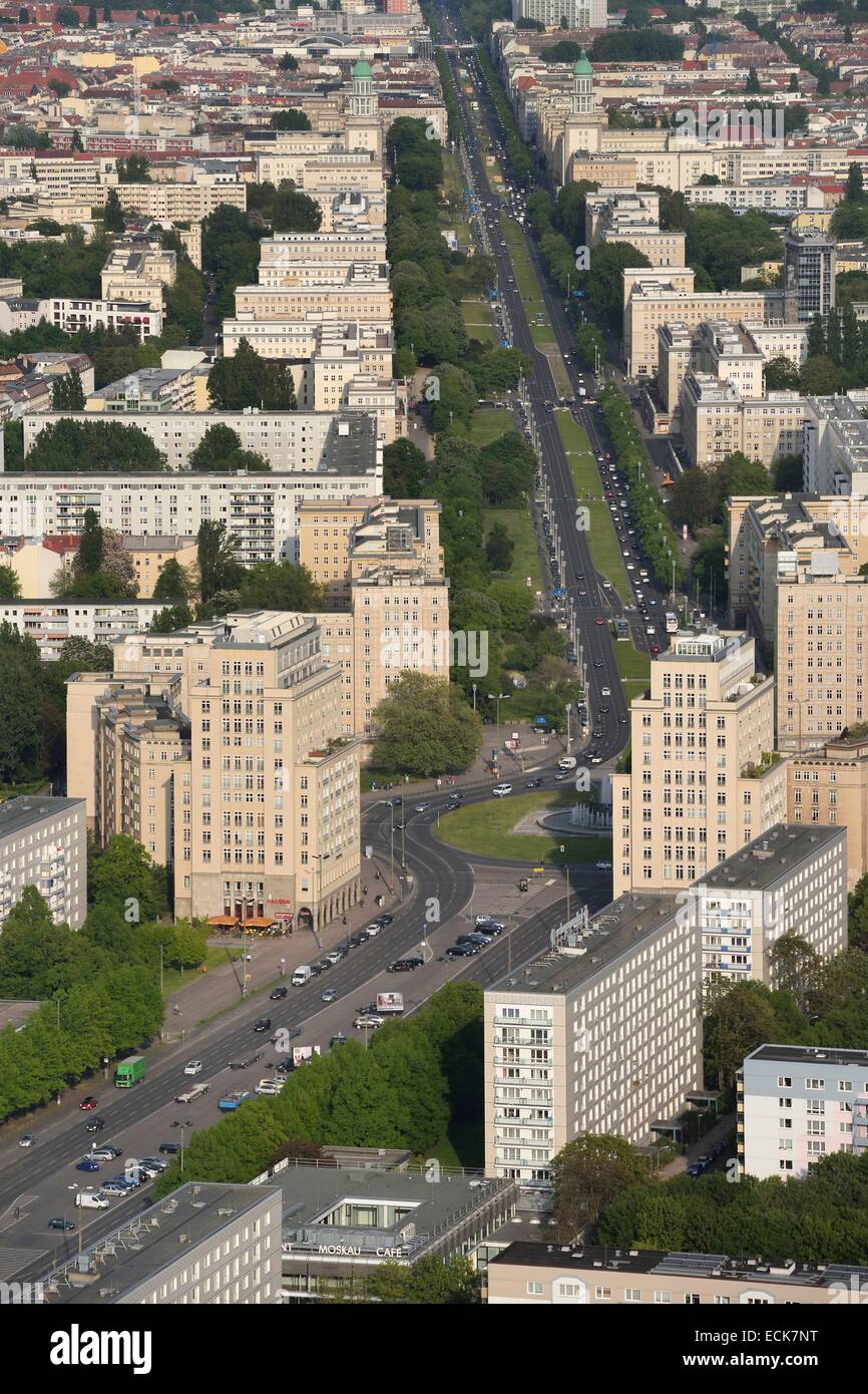 Allemagne, Berlin, la Karl-Marx Allee est l'artère la plus importante du pays, de l'Alexanderplatz à Frankfurter Tor et le régime communiste ont défilé chaque année son armée il y Banque D'Images